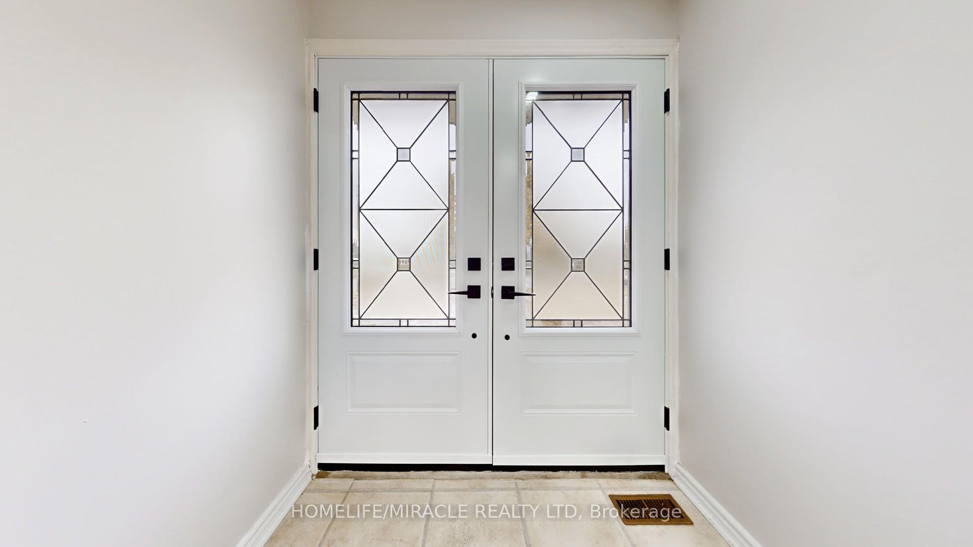Photo 24 of 187 Delrex Boulevard, Halton Hills, Georgetown — HOMEH