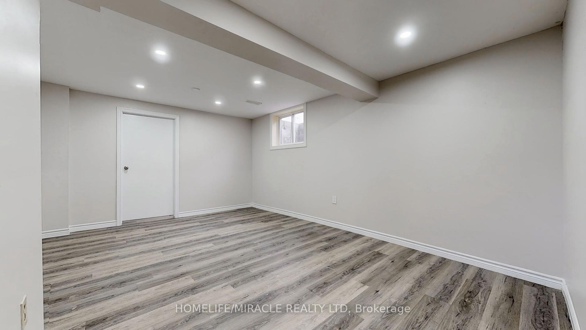 Photo 27 of 187 Delrex Boulevard, Halton Hills, Georgetown — HOMEH