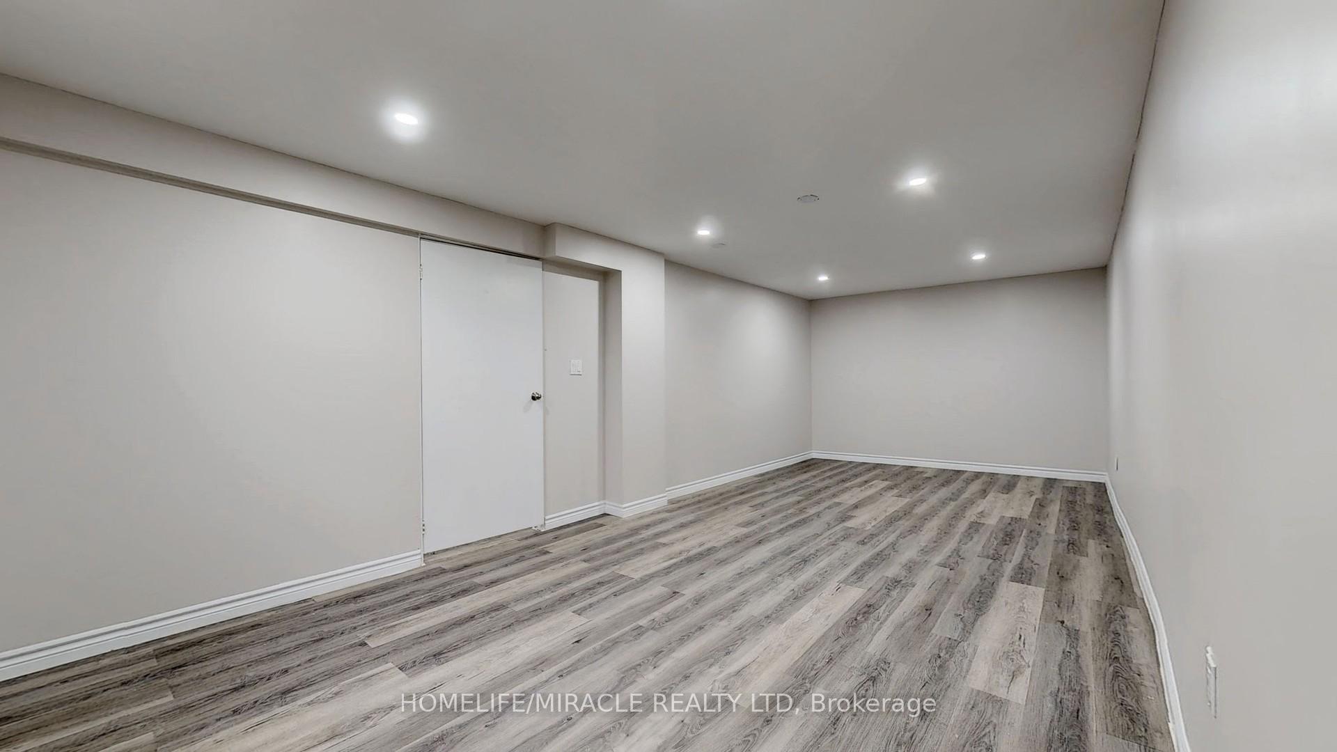 Photo 29 of 187 Delrex Boulevard, Halton Hills, Georgetown — HOMEH