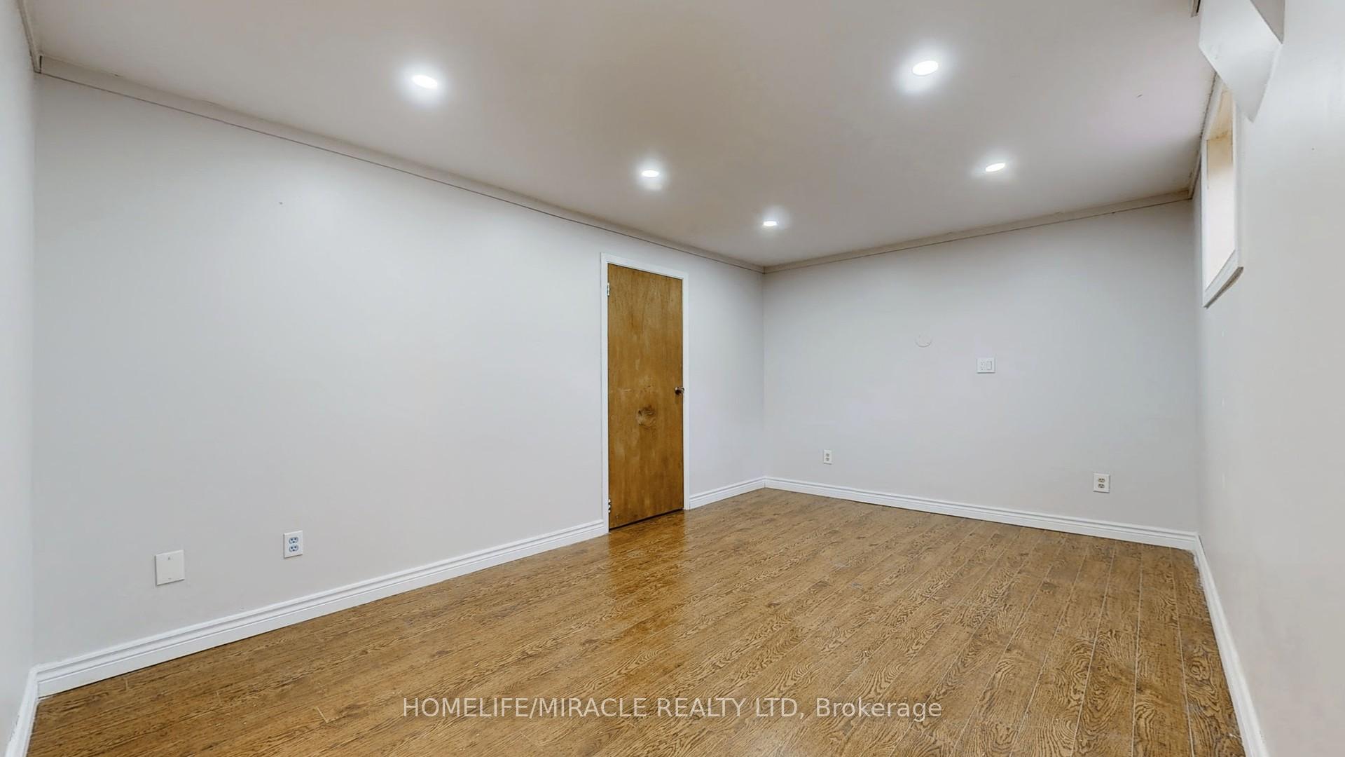 Photo 30 of 187 Delrex Boulevard, Halton Hills, Georgetown — HOMEH