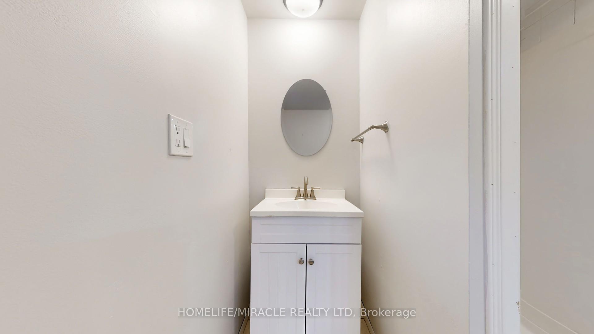 Photo 31 of 187 Delrex Boulevard, Halton Hills, Georgetown — HOMEH