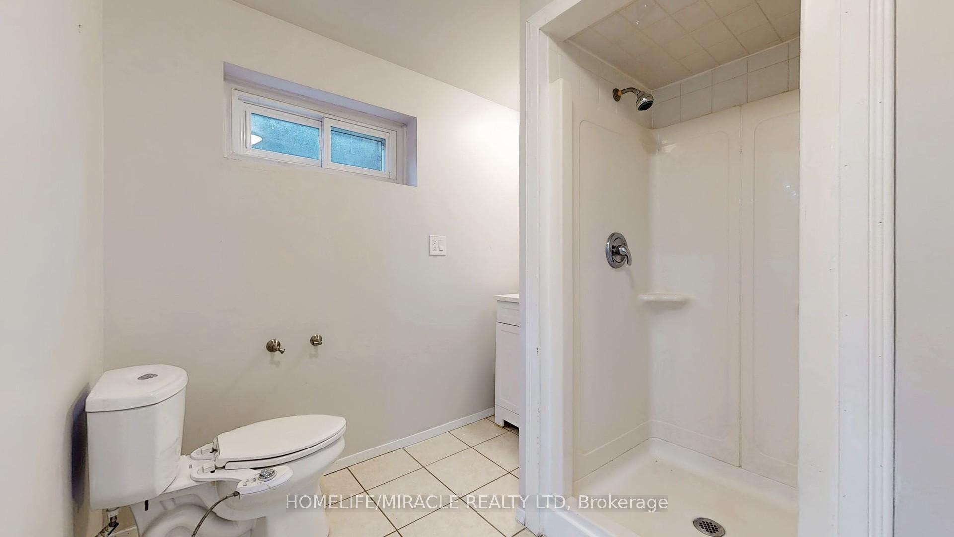 Photo 32 of 187 Delrex Boulevard, Halton Hills, Georgetown — HOMEH