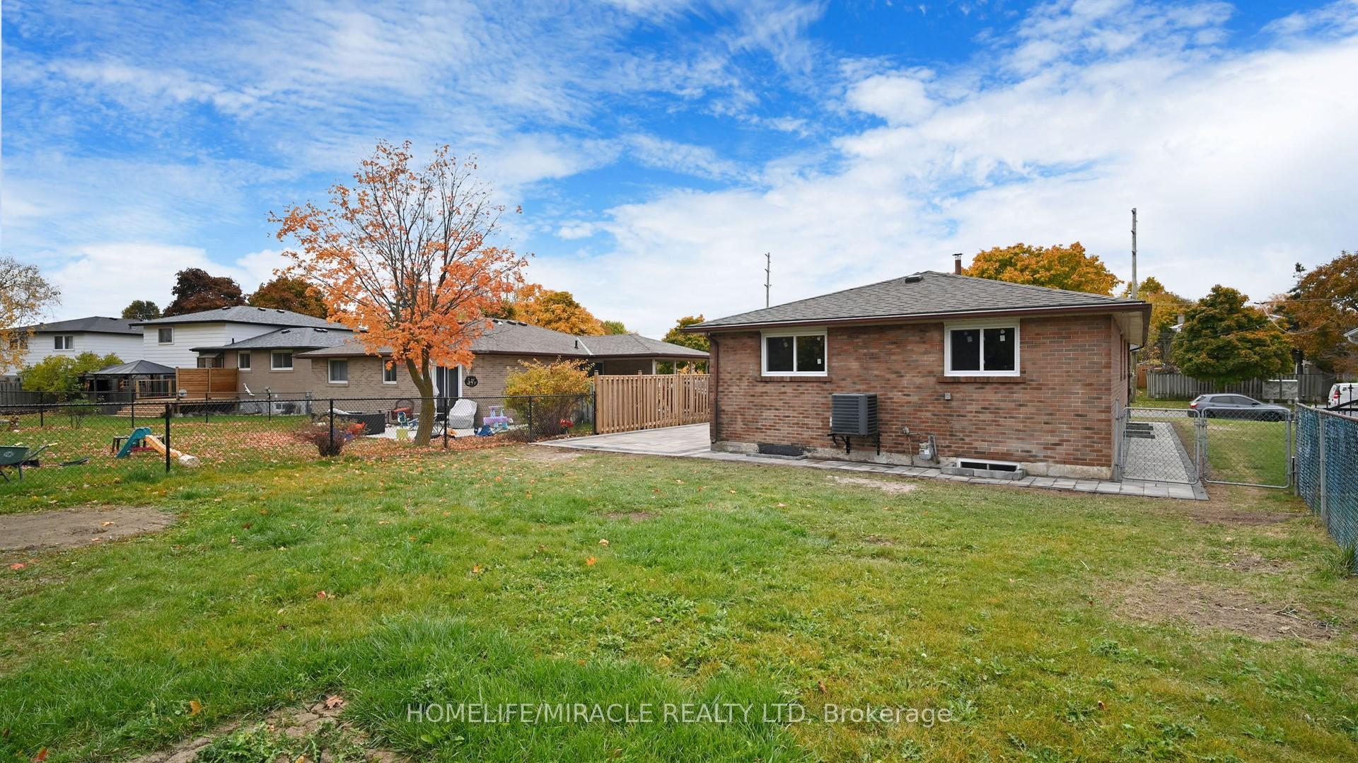 Photo 33 of 187 Delrex Boulevard, Halton Hills, Georgetown — HOMEH