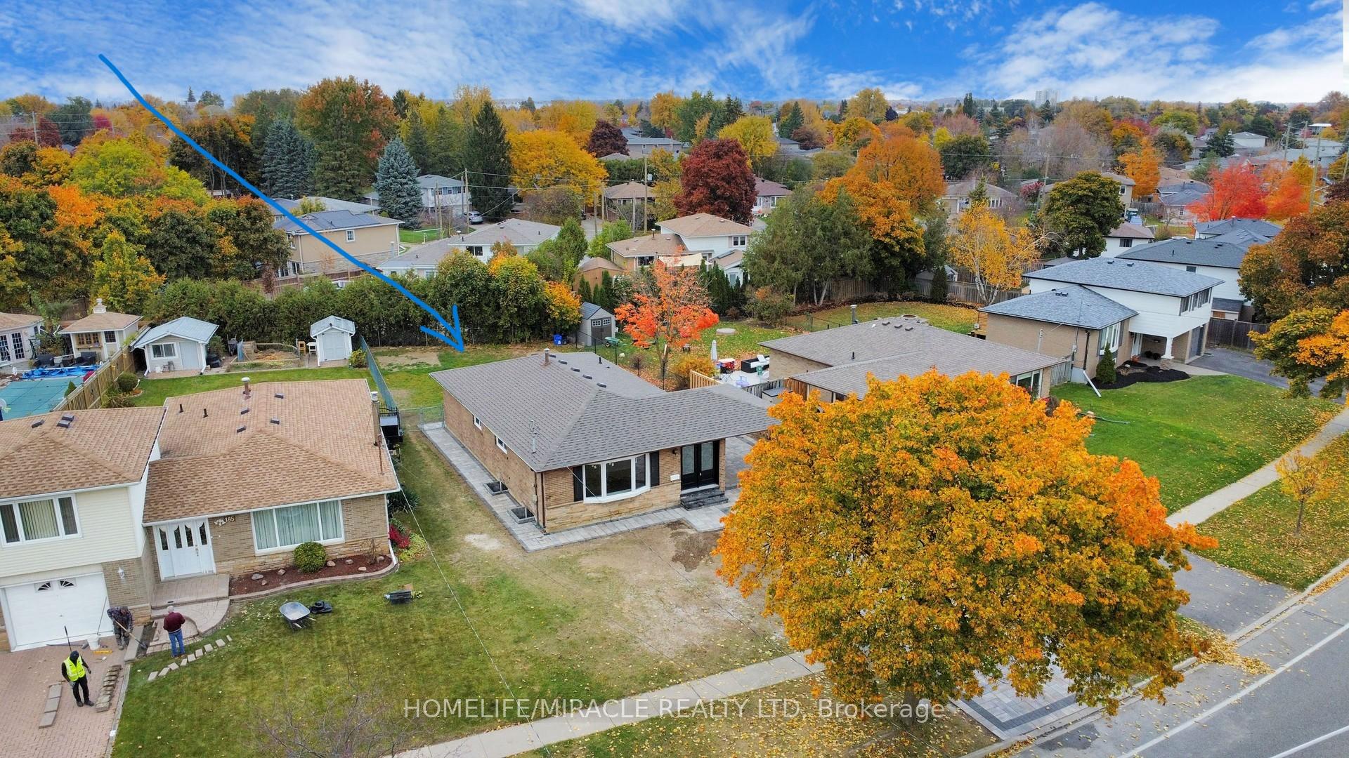 Photo 35 of 187 Delrex Boulevard, Halton Hills, Georgetown — HOMEH
