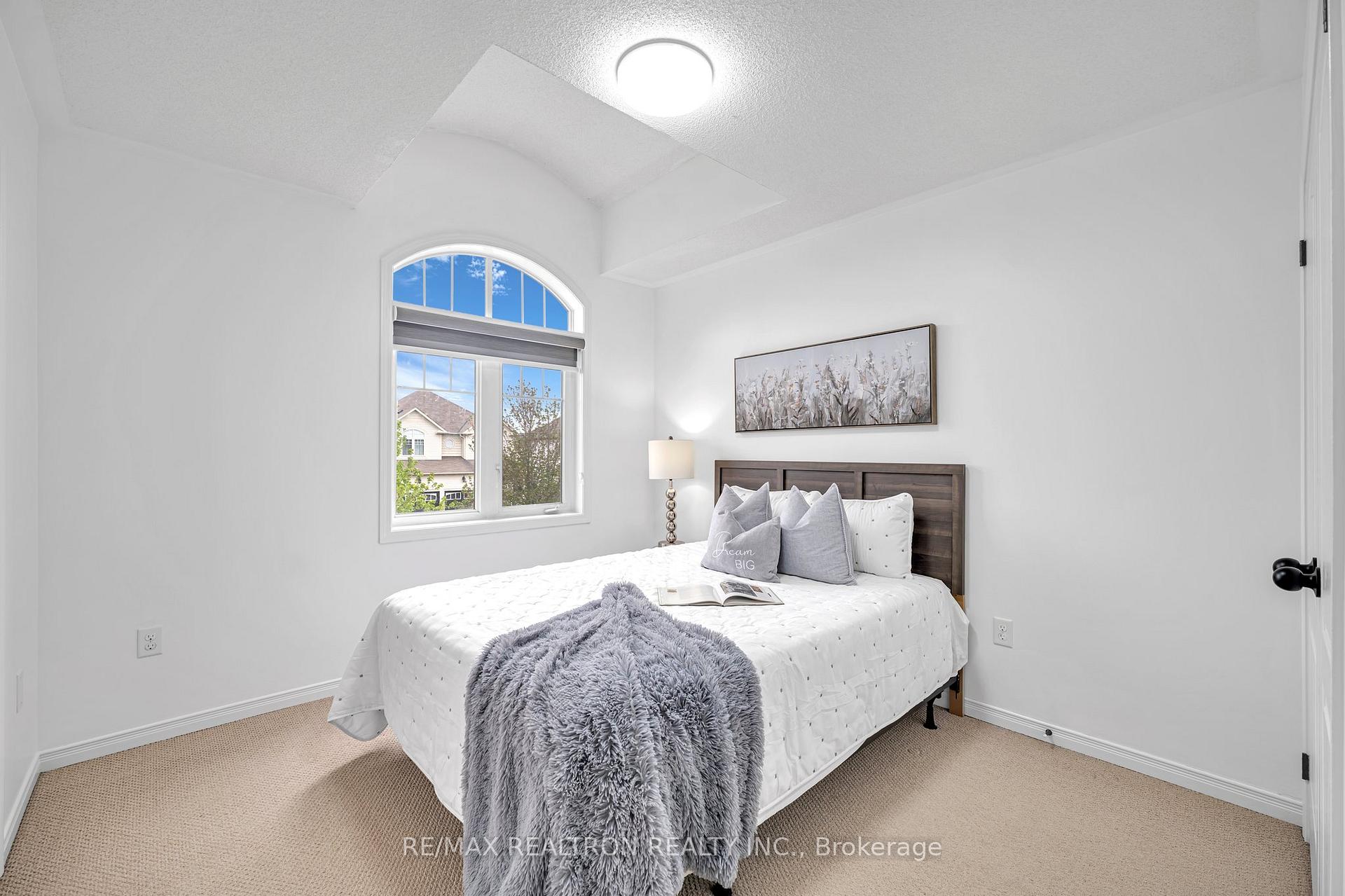 Photo 16 of 27 Alldread Crescent, Clarington, Newcastle — HOMEH