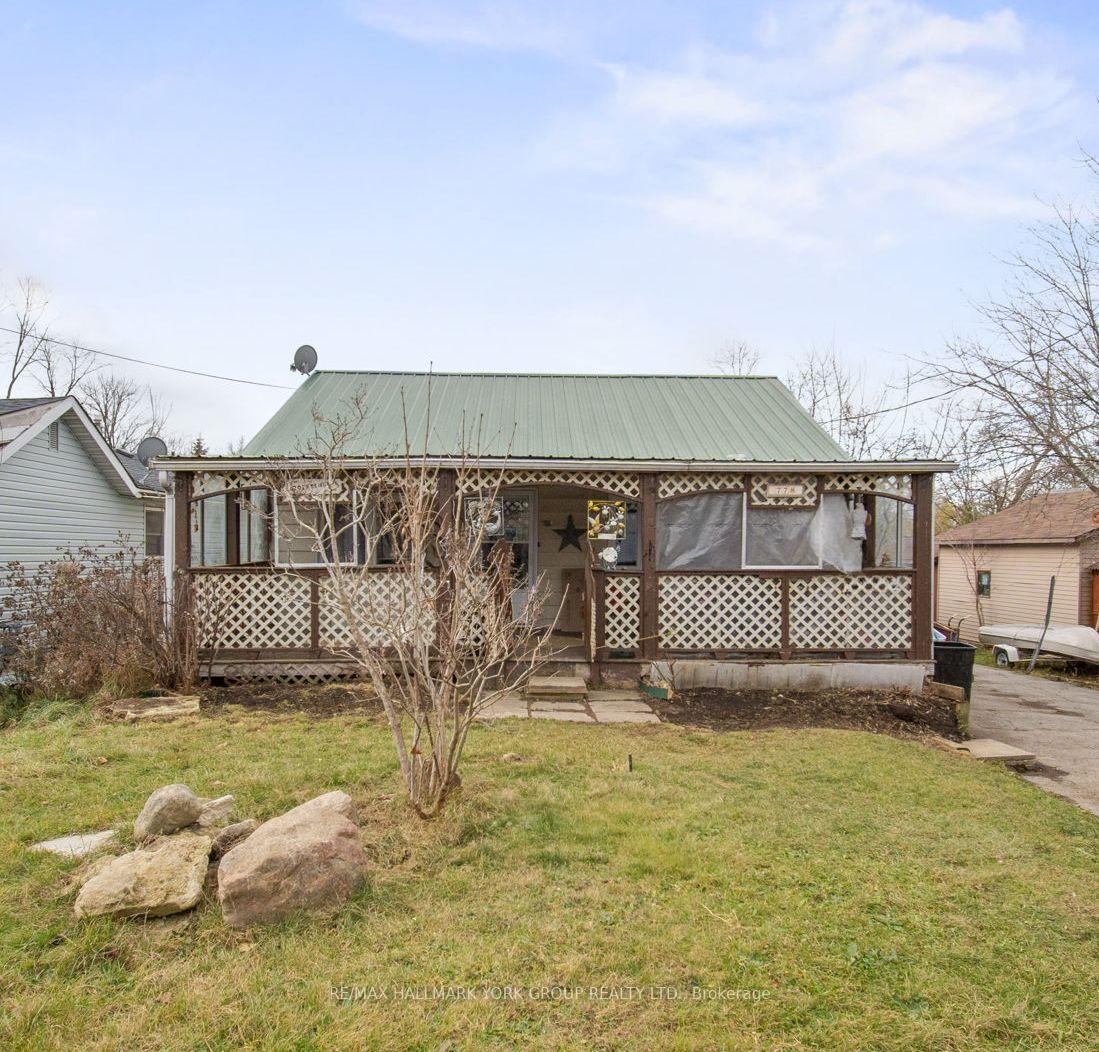 Front of 778 Sheppard Avenue