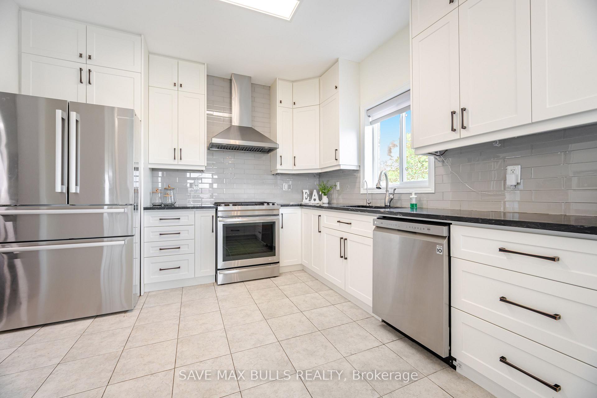 Photo 13 of 23 Kilpatrick Court, Clarington, Bowmanville — HOMEH