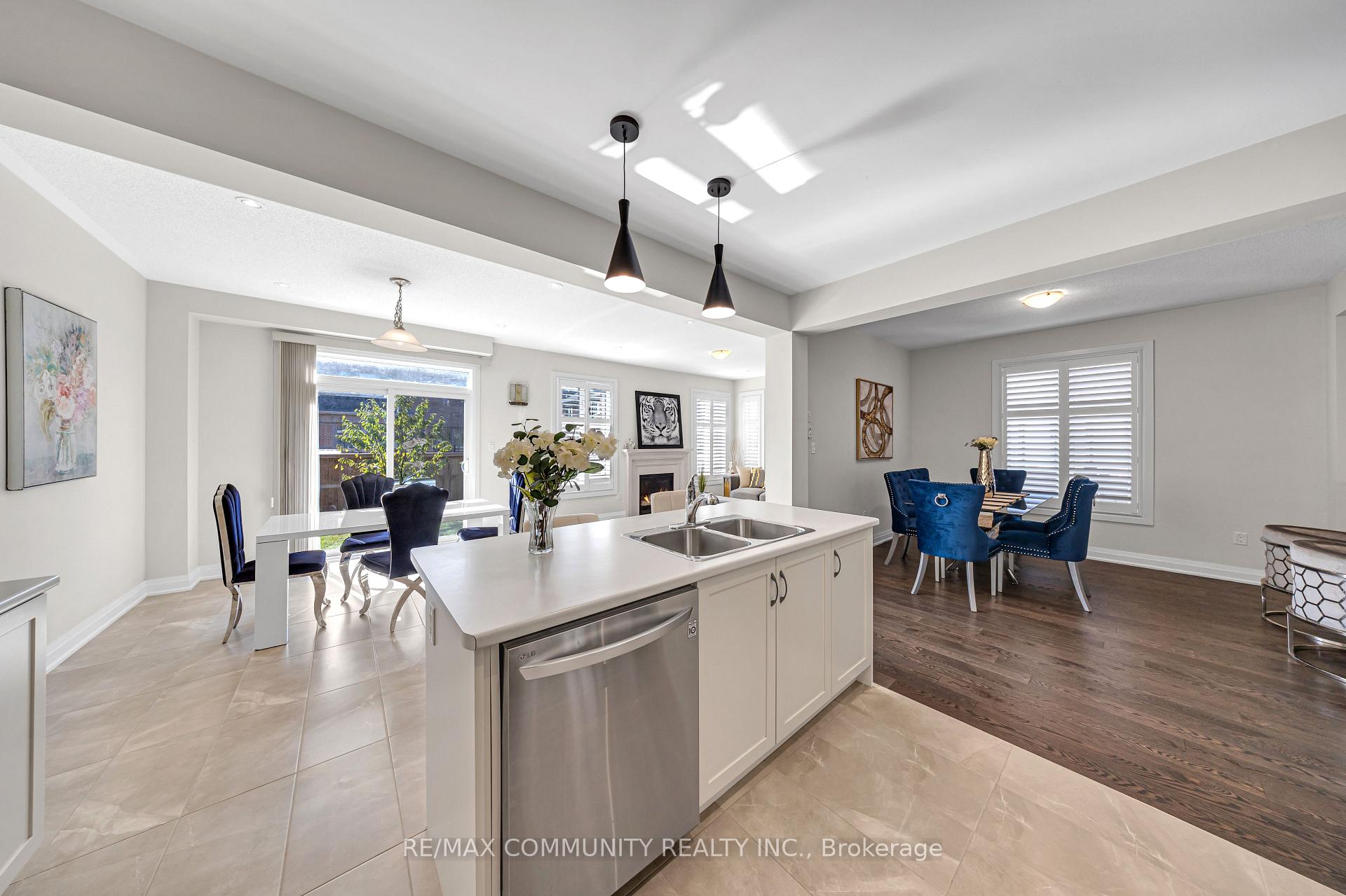 Photo 18 of 209 Castle Oaks Crossing, Brampton, Bram East — HOMEH