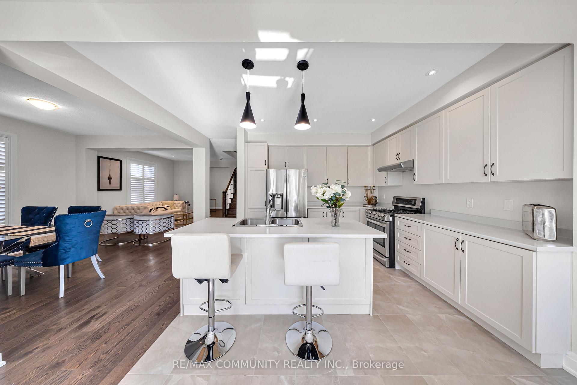 Photo 21 of 209 Castle Oaks Crossing, Brampton, Bram East — HOMEH