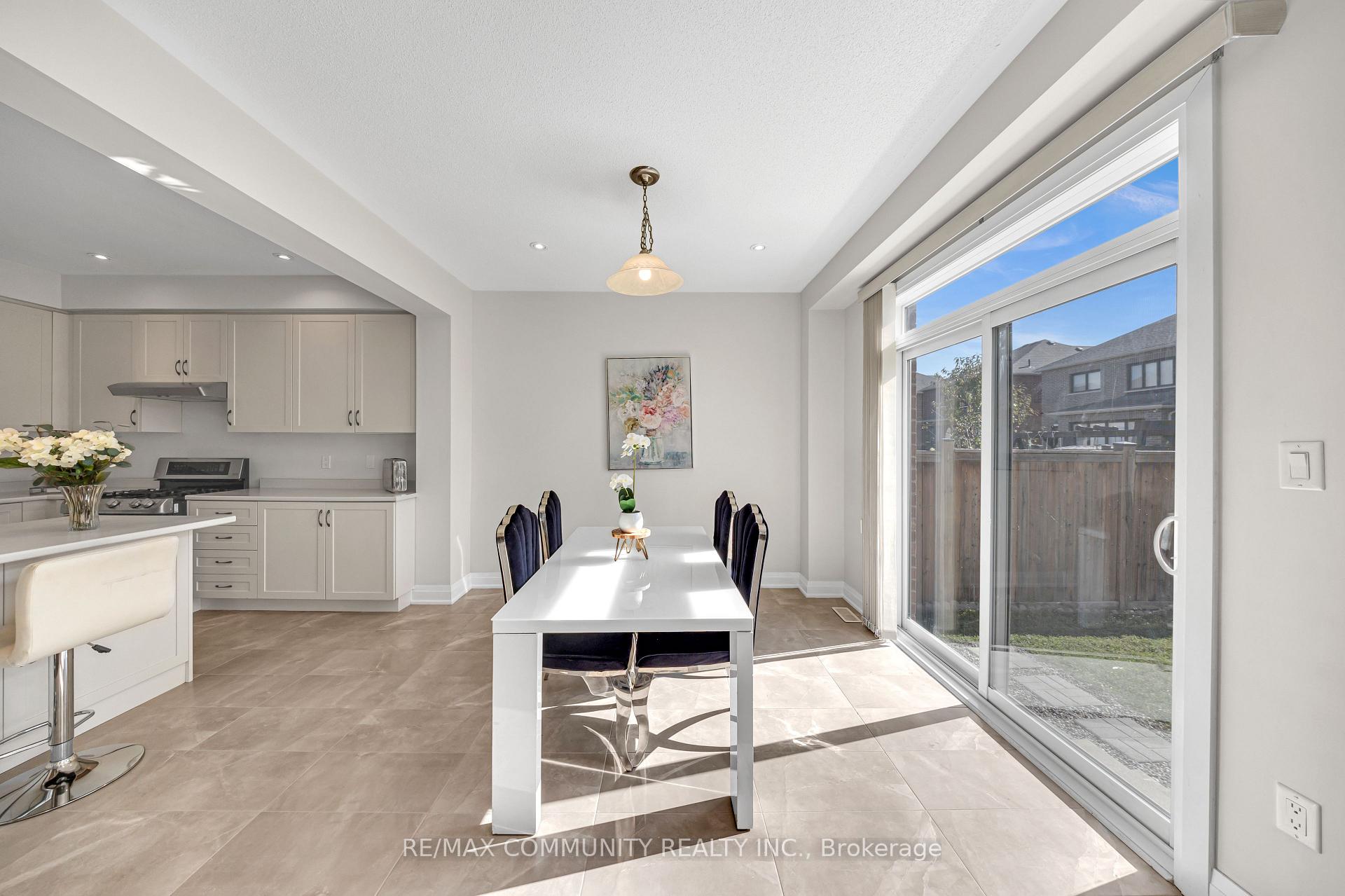 Photo 27 of 209 Castle Oaks Crossing, Brampton, Bram East — HOMEH