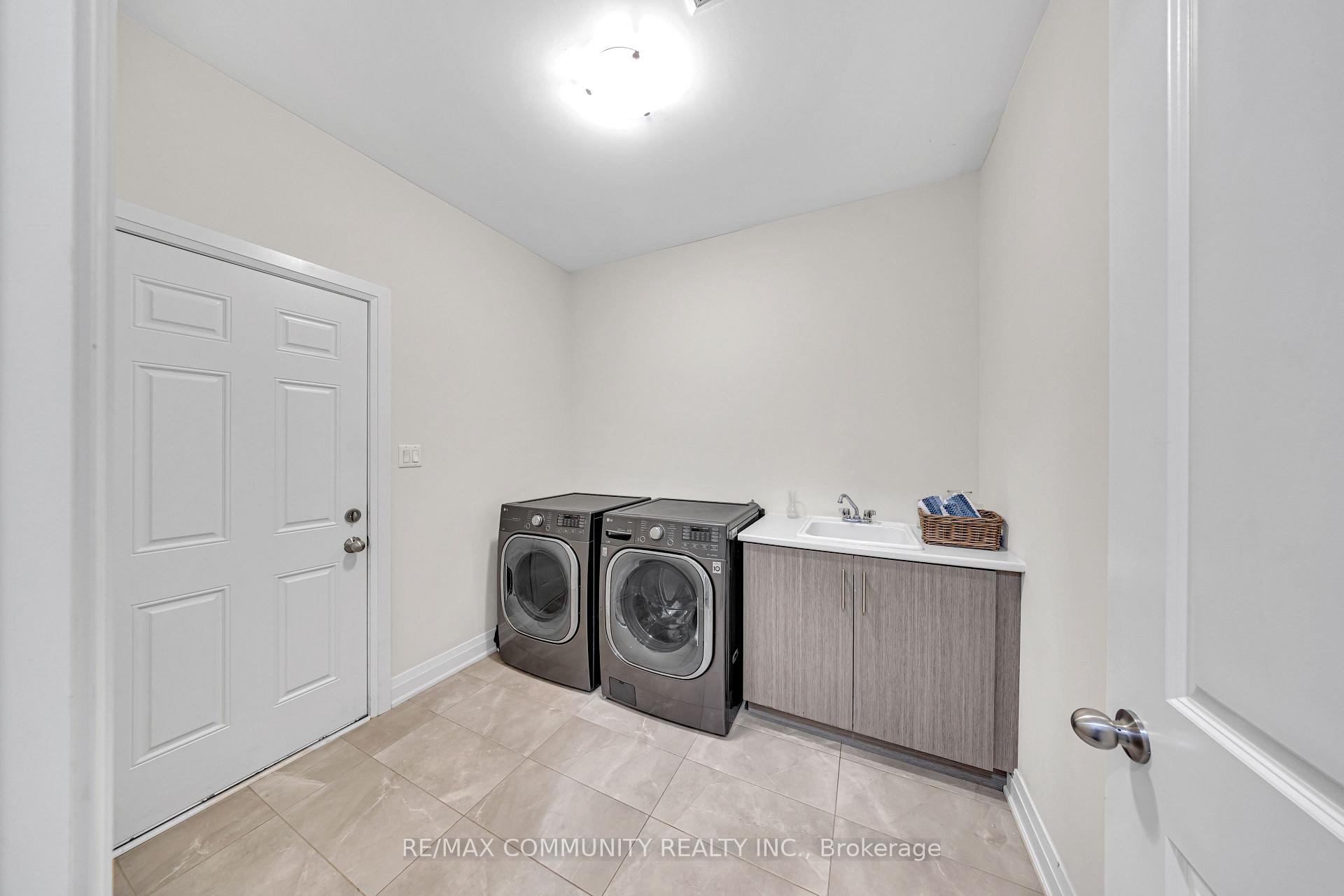 Photo 29 of 209 Castle Oaks Crossing, Brampton, Bram East — HOMEH