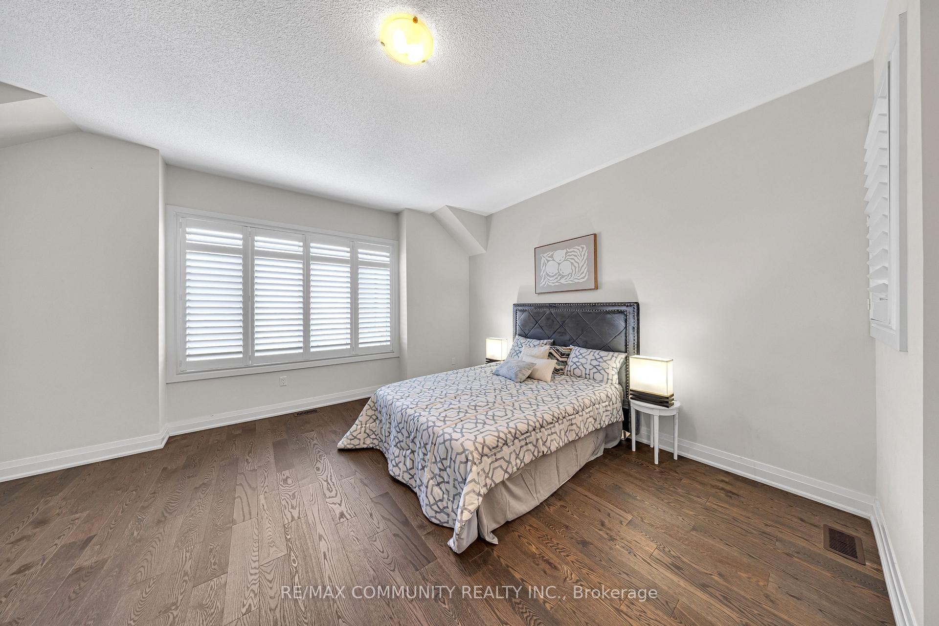Photo 33 of 209 Castle Oaks Crossing, Brampton, Bram East — HOMEH