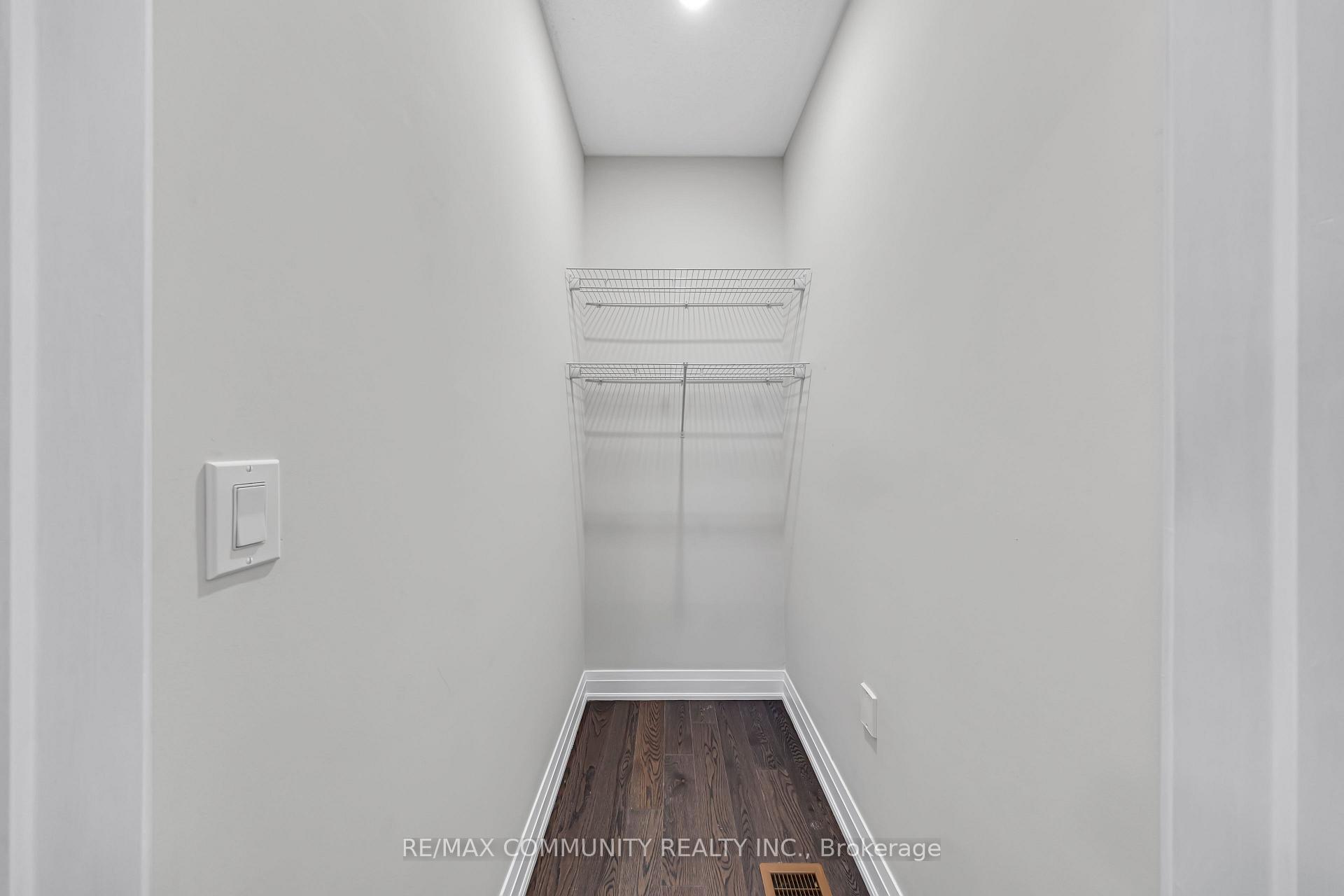 Photo 35 of 209 Castle Oaks Crossing, Brampton, Bram East — HOMEH