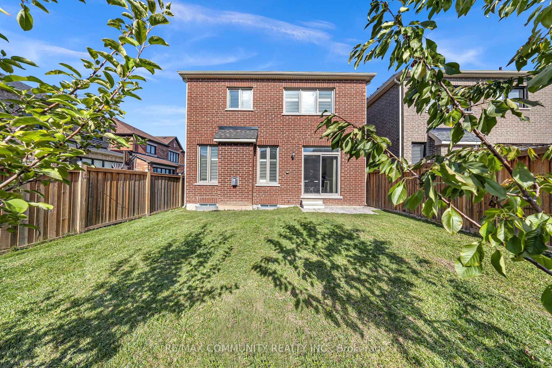 Photo 48 of 209 Castle Oaks Crossing, Brampton, Bram East — HOMEH