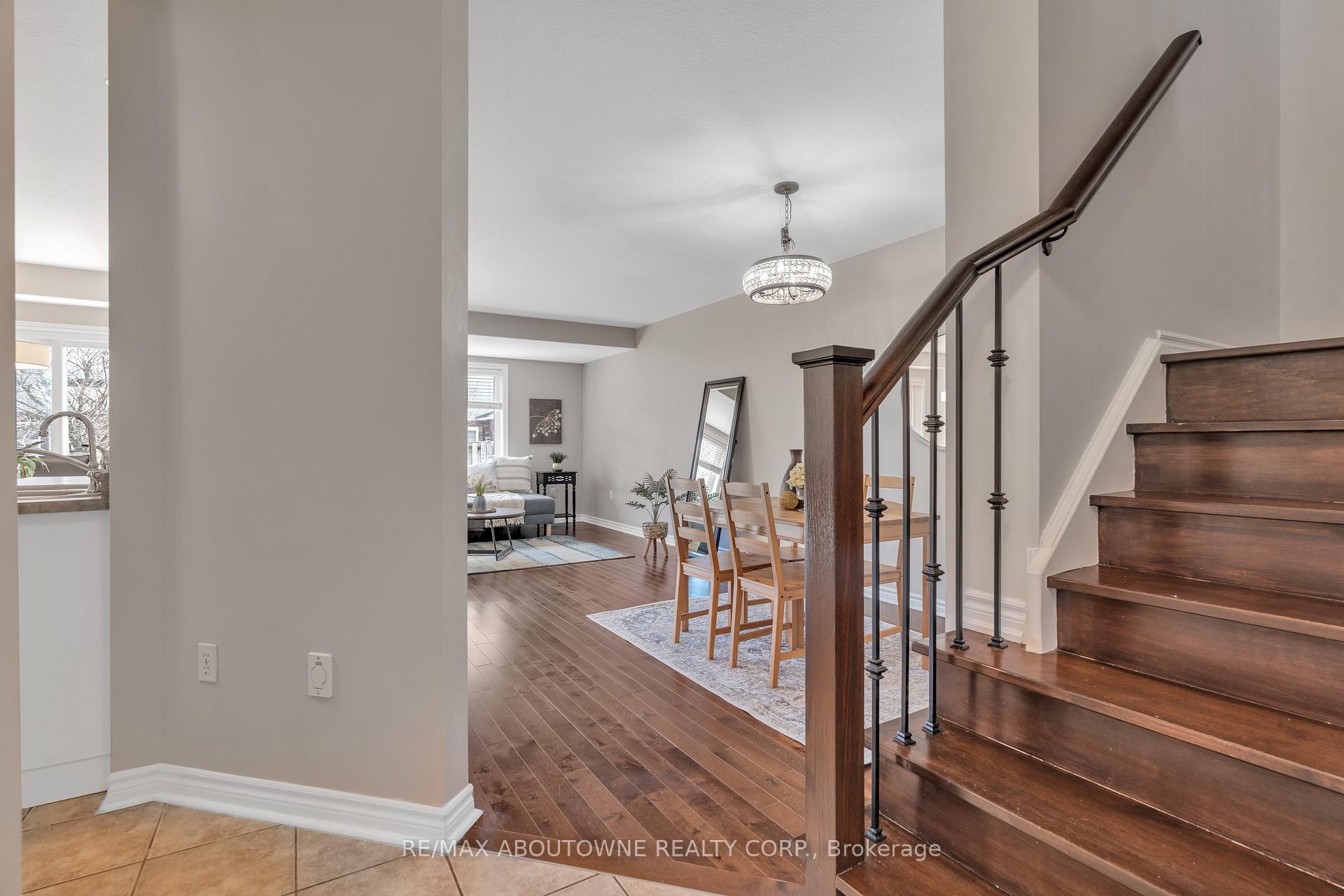 Photo 8 of 11 Revell Drive, Guelph, Clairfields/Hanlon Business Park — HOMEH