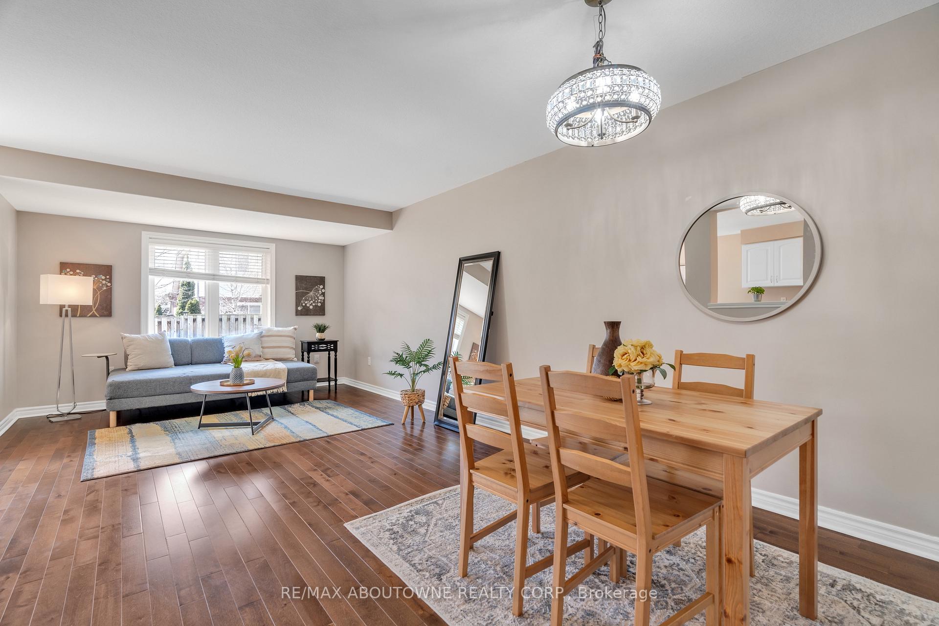 Photo 9 of 11 Revell Drive, Guelph, Clairfields/Hanlon Business Park — HOMEH