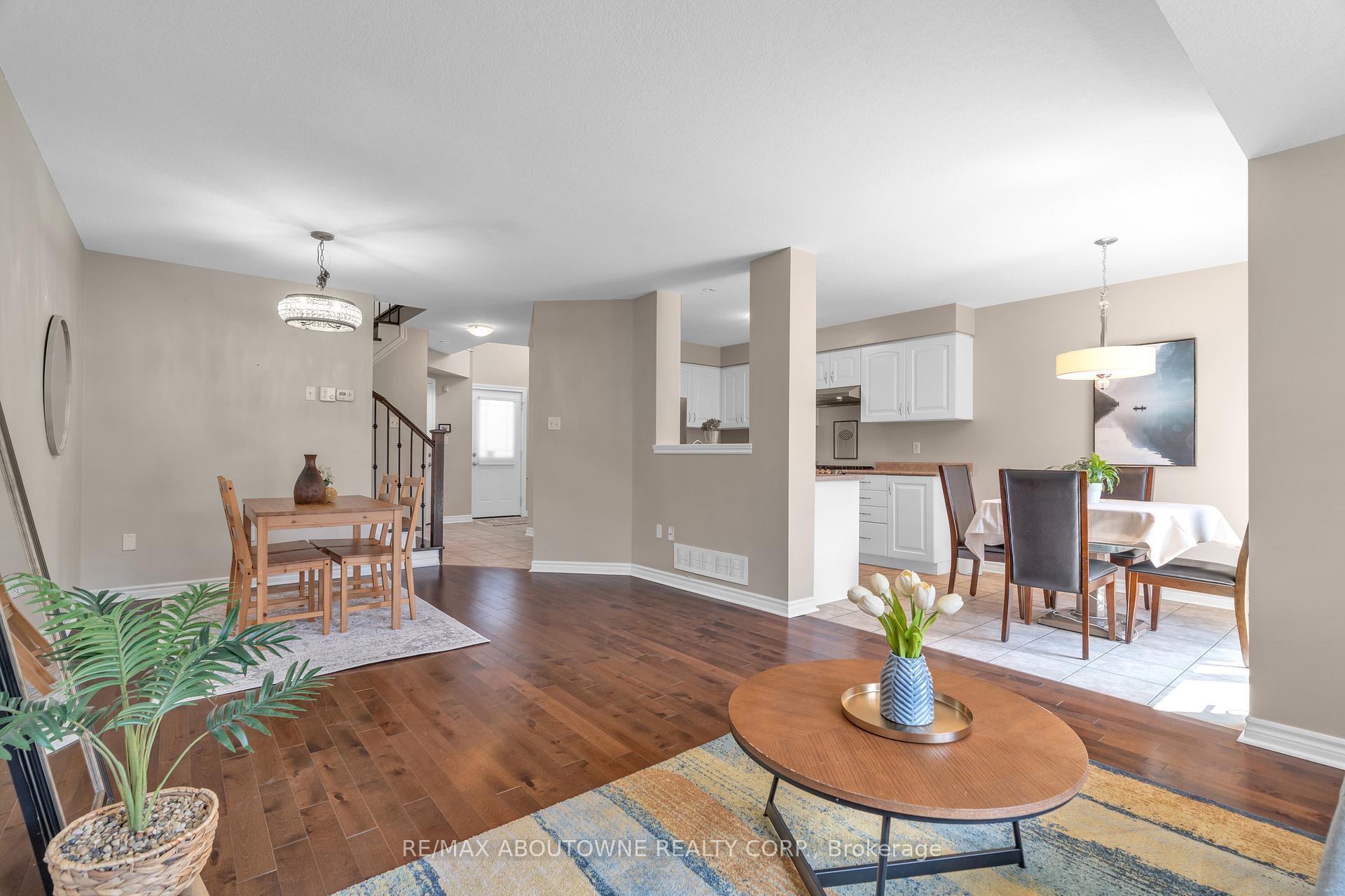 Photo 11 of 11 Revell Drive, Guelph, Clairfields/Hanlon Business Park — HOMEH