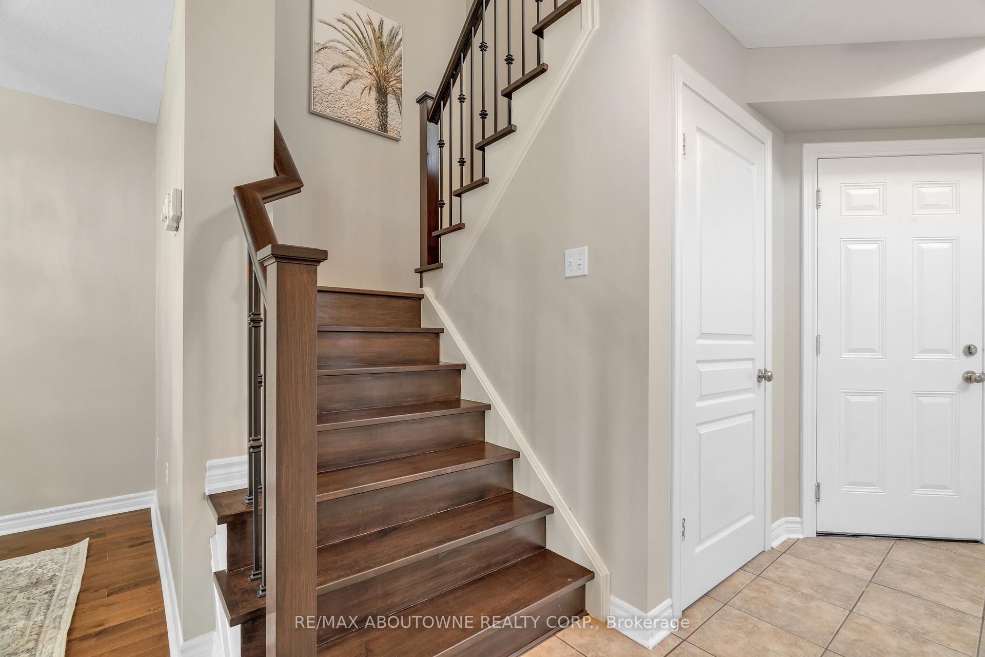 Photo 15 of 11 Revell Drive, Guelph, Clairfields/Hanlon Business Park — HOMEH