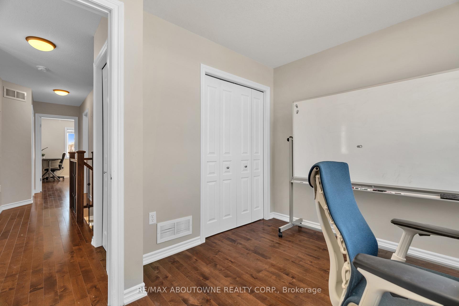 Photo 18 of 11 Revell Drive, Guelph, Clairfields/Hanlon Business Park — HOMEH