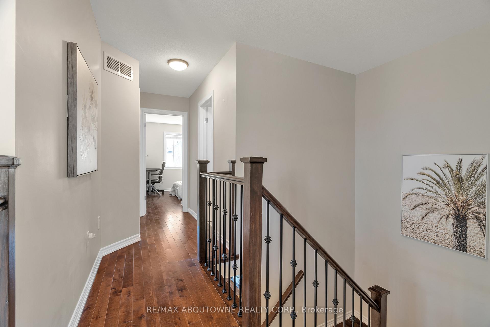 Photo 19 of 11 Revell Drive, Guelph, Clairfields/Hanlon Business Park — HOMEH
