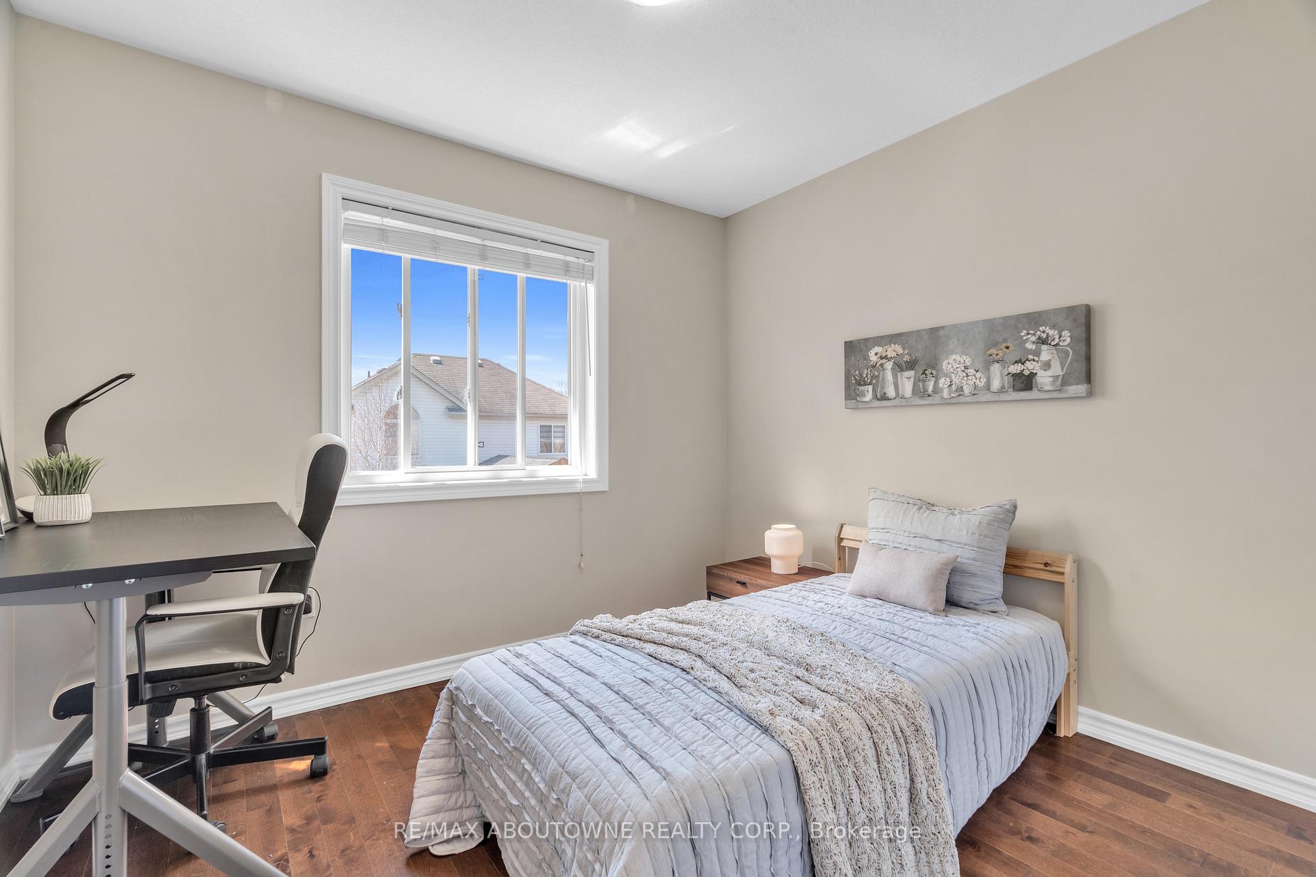 Photo 20 of 11 Revell Drive, Guelph, Clairfields/Hanlon Business Park — HOMEH