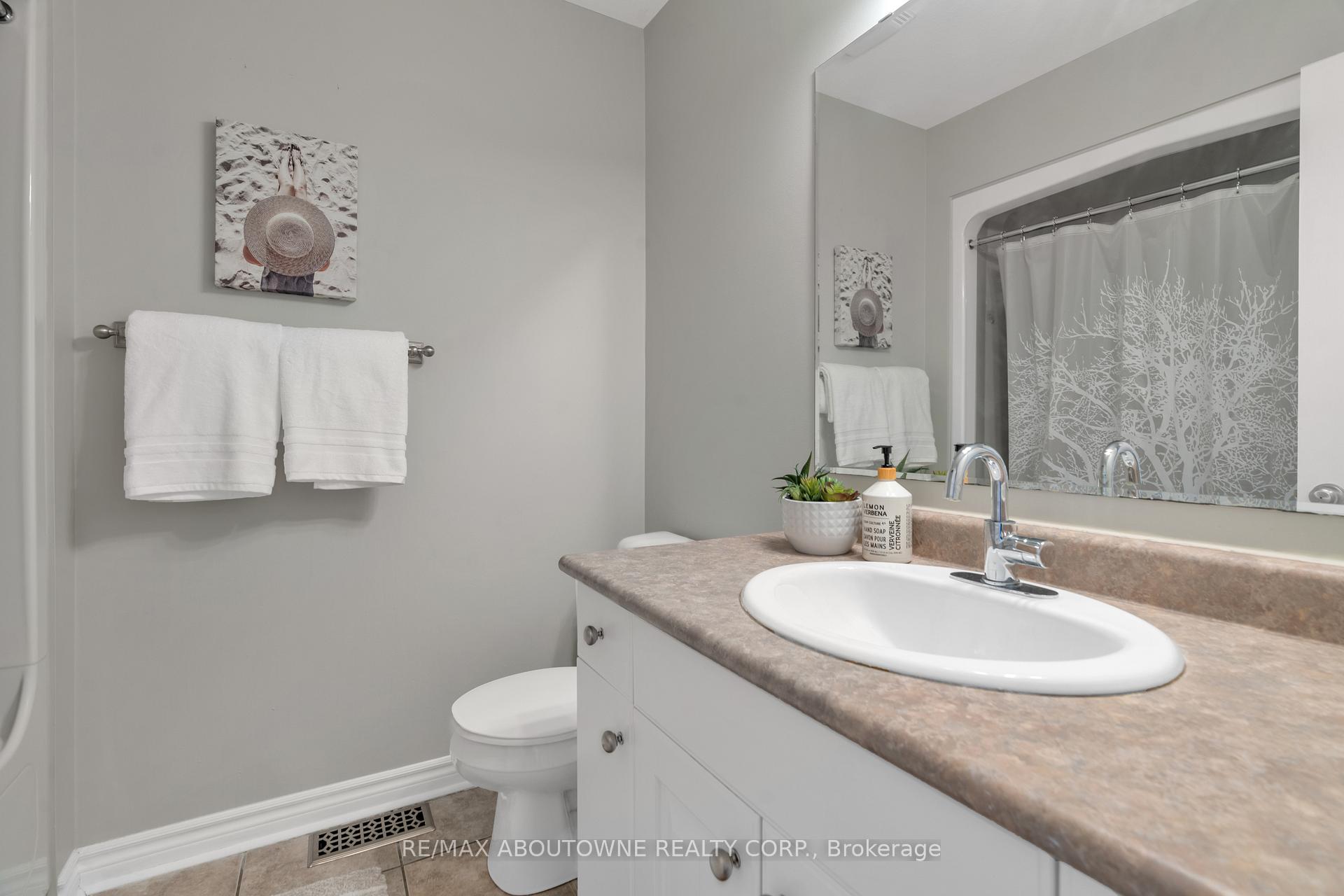 Photo 22 of 11 Revell Drive, Guelph, Clairfields/Hanlon Business Park — HOMEH