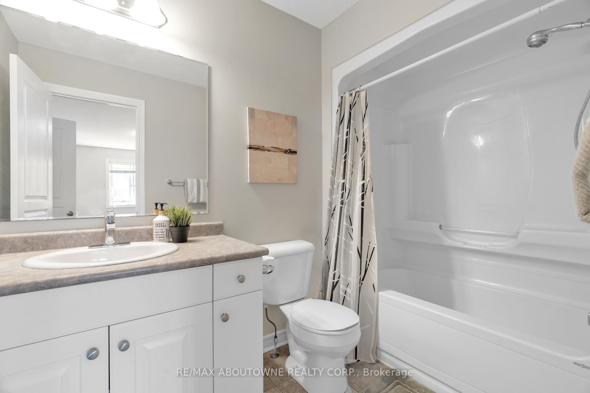 Photo 26 of 11 Revell Drive, Guelph, Clairfields/Hanlon Business Park — HOMEH