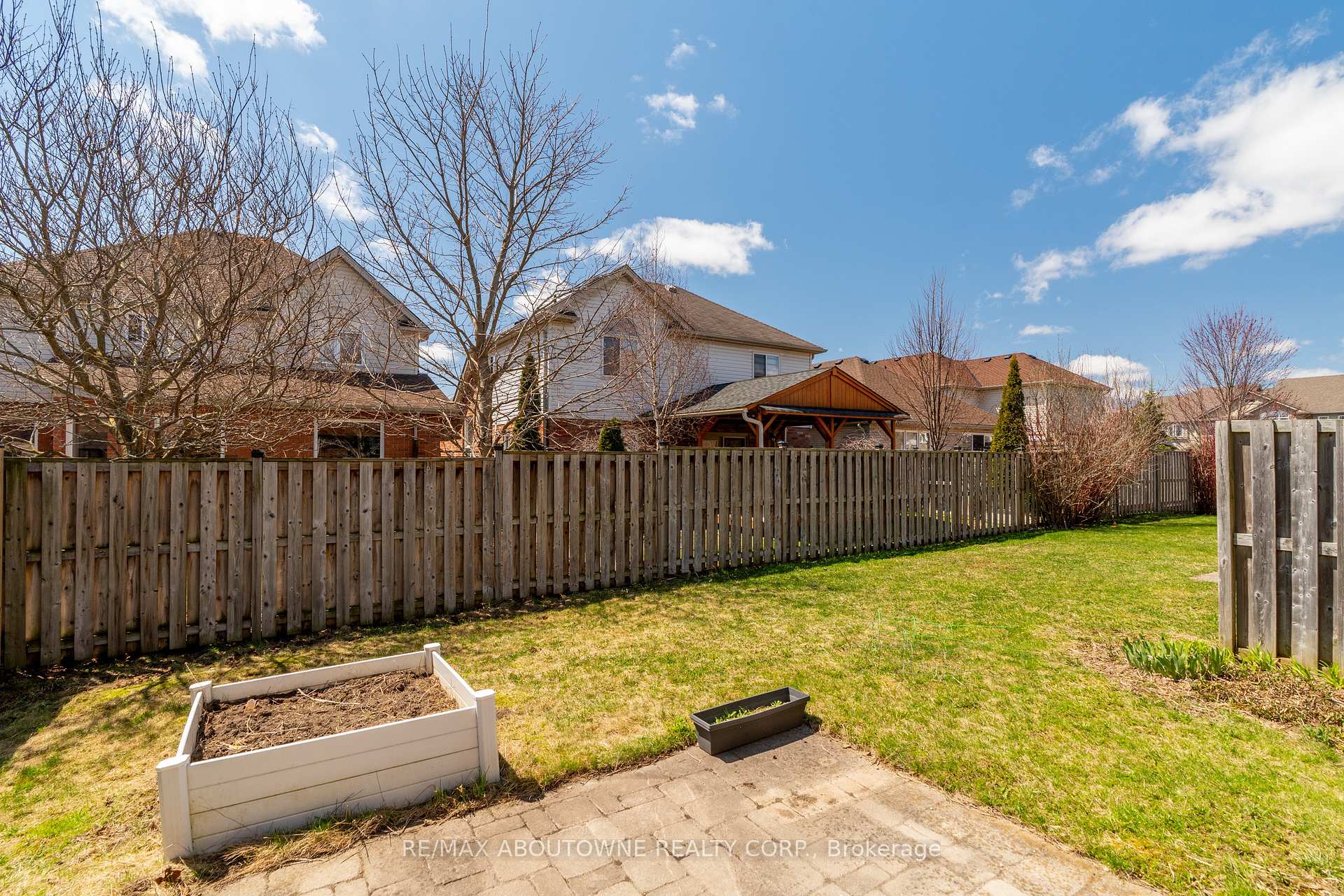 Photo 28 of 11 Revell Drive, Guelph, Clairfields/Hanlon Business Park — HOMEH