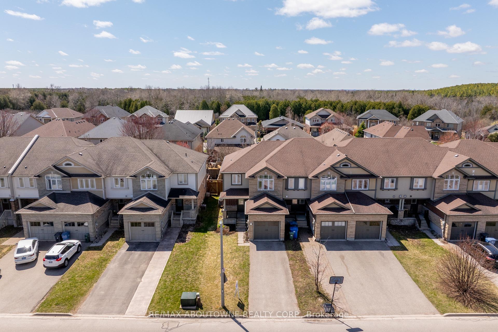 Photo 30 of 11 Revell Drive, Guelph, Clairfields/Hanlon Business Park — HOMEH