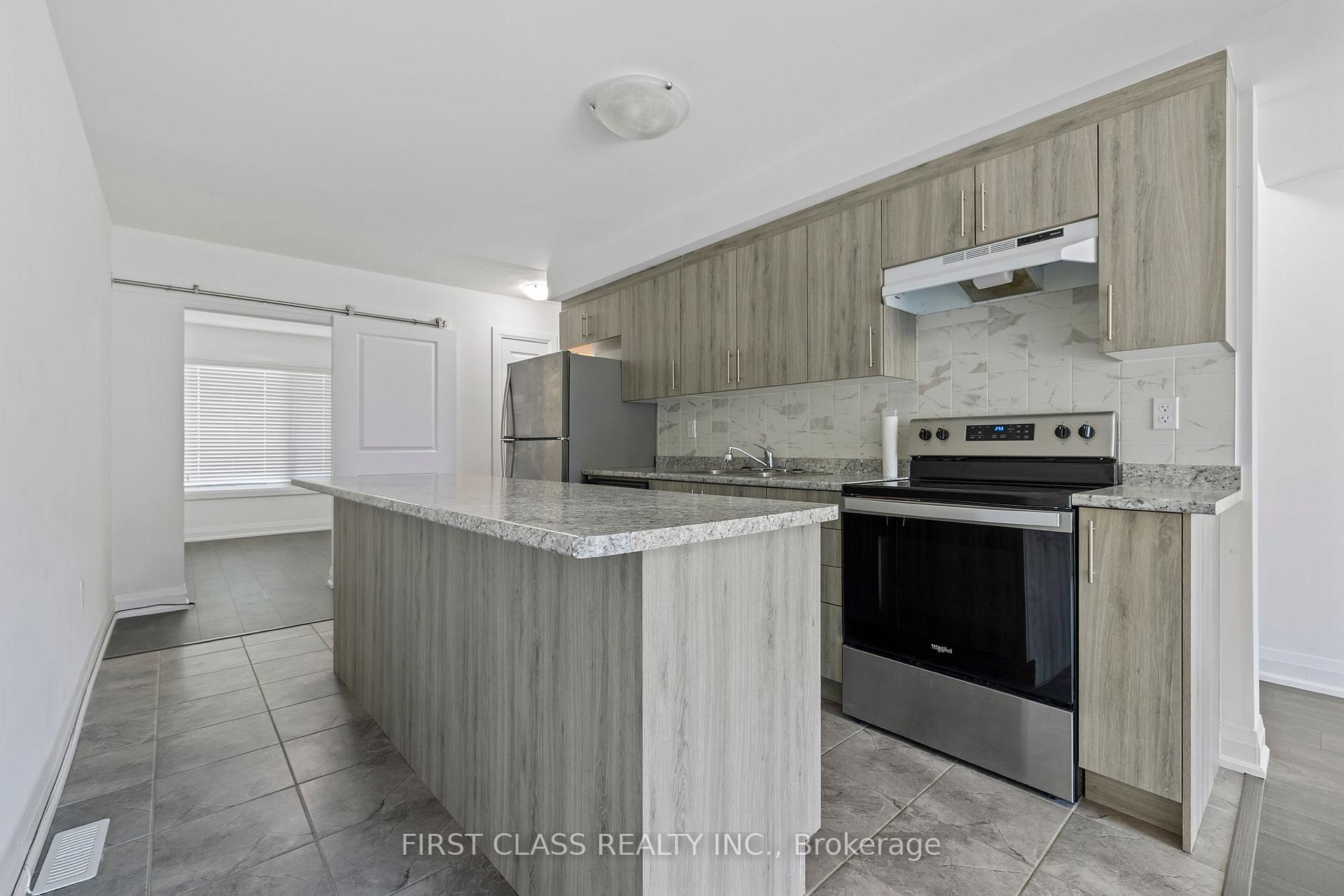 Photo 10 of 63 Andean Lane, Barrie, Rural Barrie Southwest — HOMEH