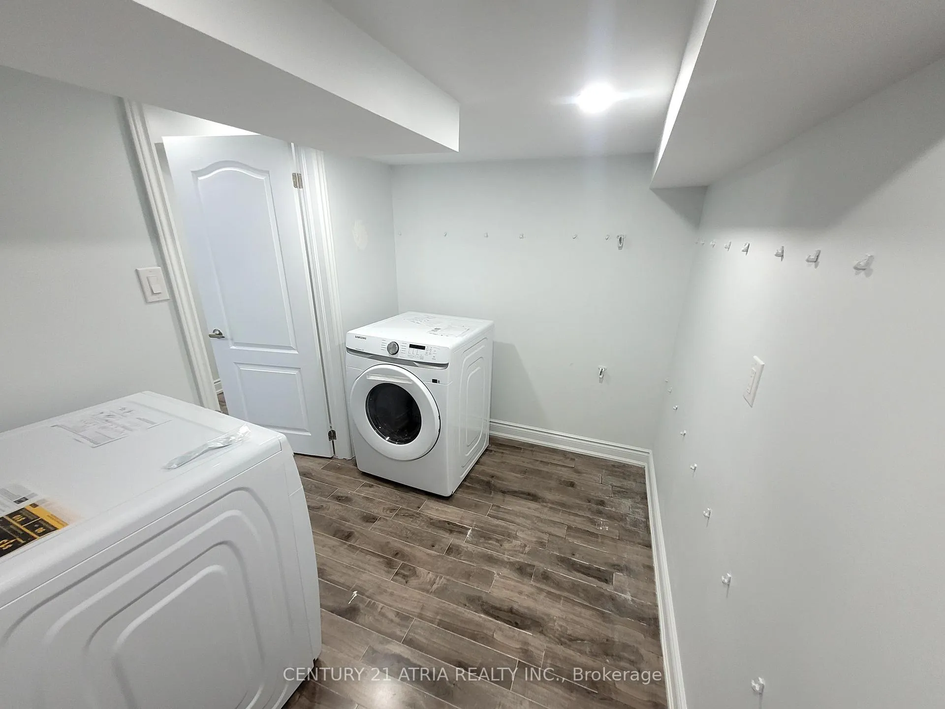 Photo 13 of 87 Zelda Road, Brampton, Sandringham-Wellington North — HOMEH