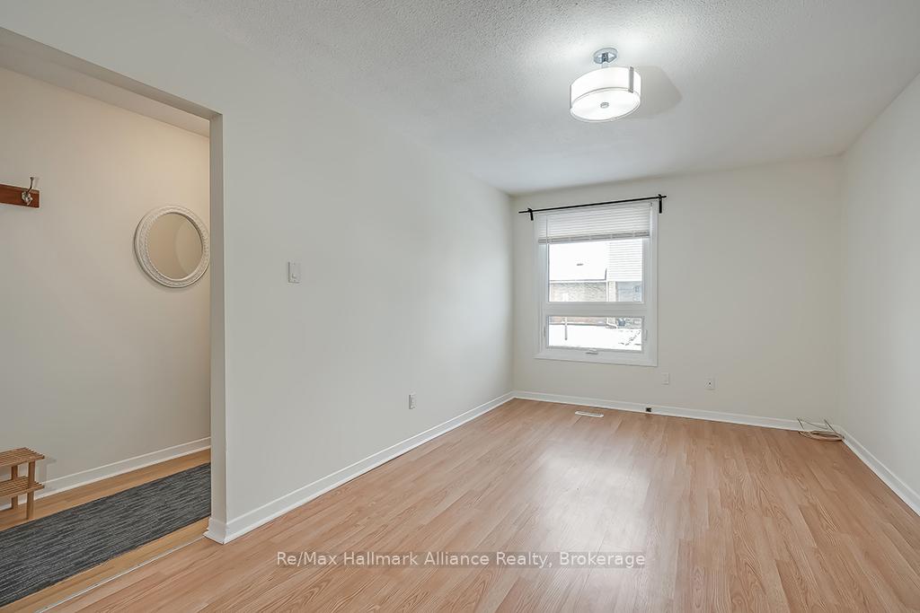 Photo 8 of Unit 14, 1580 Lancaster Drive, Oakville, Falgarwood — HOMEH