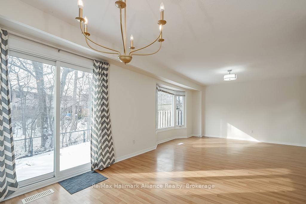 Photo 9 of Unit 14, 1580 Lancaster Drive, Oakville, Falgarwood — HOMEH