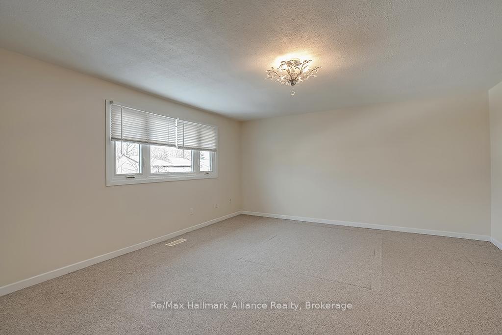 Photo 16 of Unit 14, 1580 Lancaster Drive, Oakville, Falgarwood — HOMEH