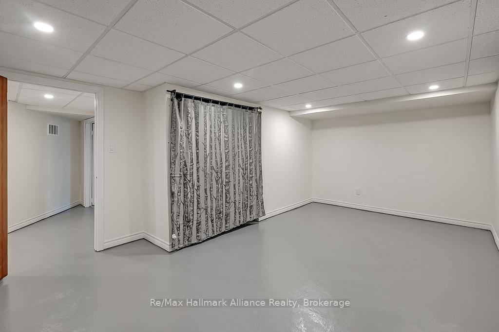 Photo 21 of Unit 14, 1580 Lancaster Drive, Oakville, Falgarwood — HOMEH