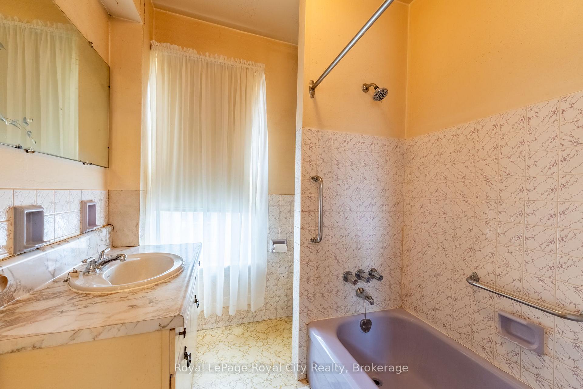 Photo 11 of 101 Dufferin Street, Guelph, Exhibition Park — HOMEH