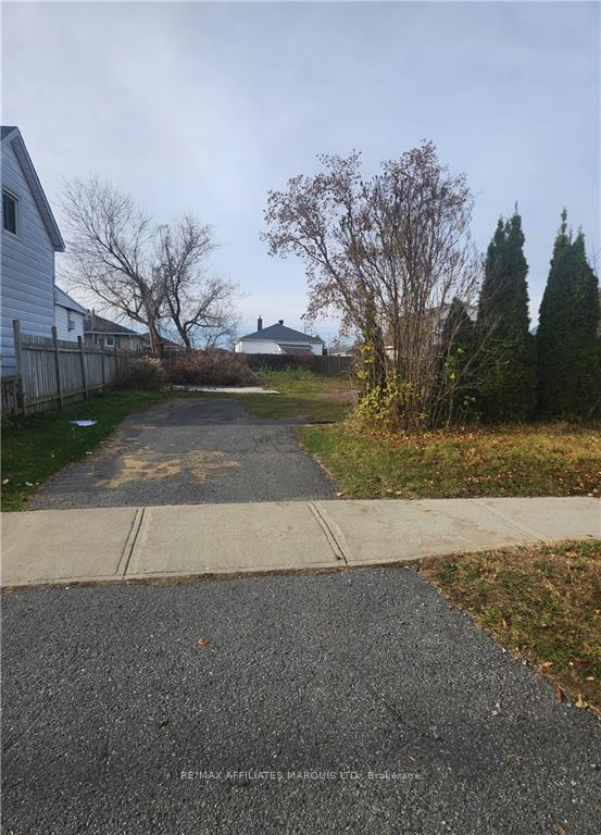 Photo 1 of 1416 Cumberland Street, Cornwall — HOMEH