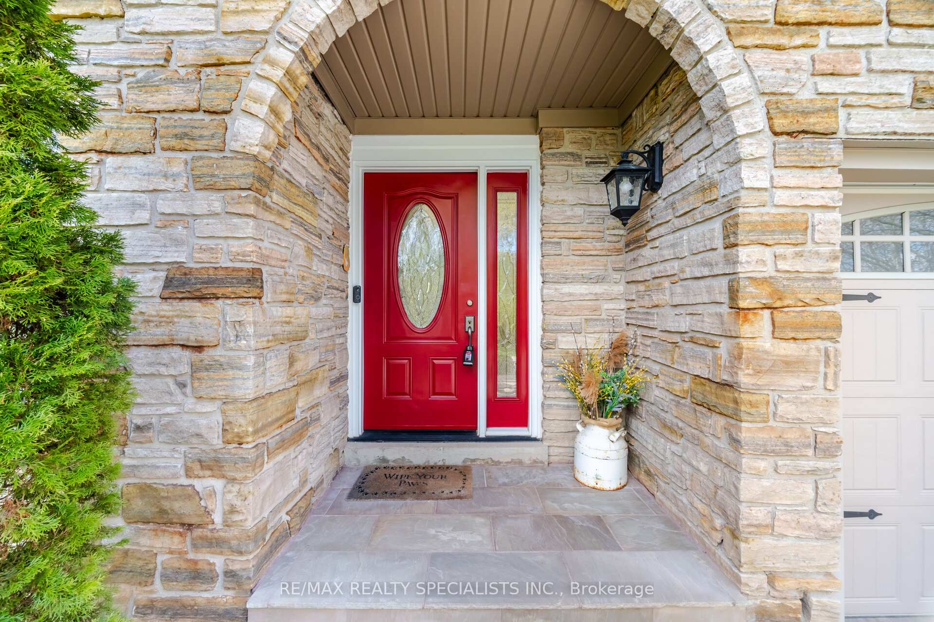 Photo 3 of 69 Palmer Circle, Caledon, Palgrave — HOMEH