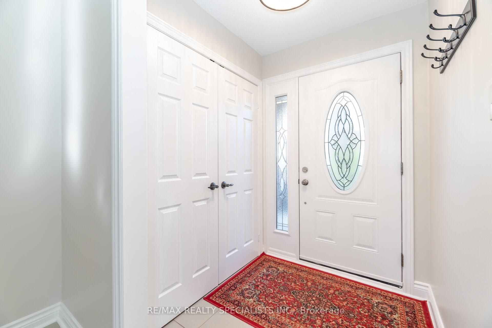 Photo 4 of 69 Palmer Circle, Caledon, Palgrave — HOMEH