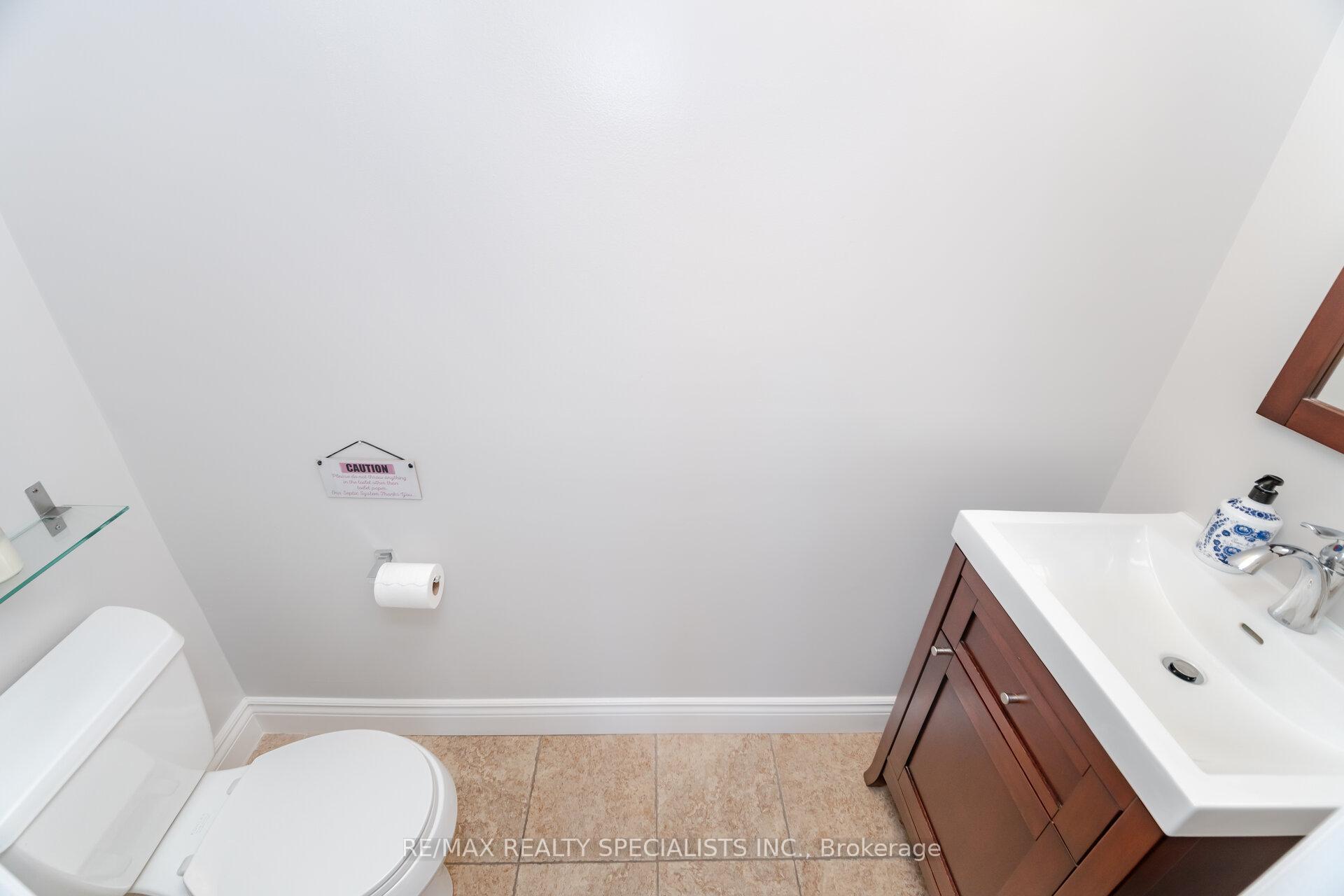 Photo 15 of 69 Palmer Circle, Caledon, Palgrave — HOMEH