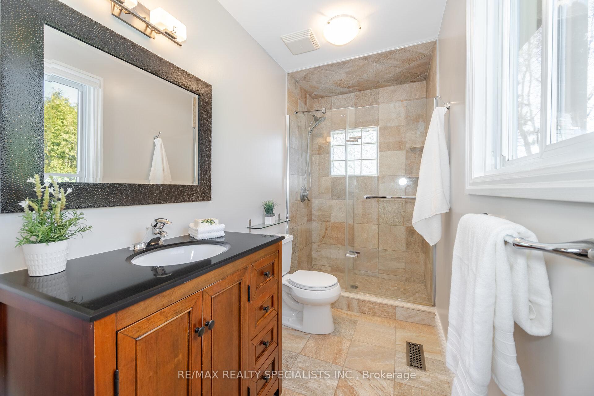 Photo 20 of 69 Palmer Circle, Caledon, Palgrave — HOMEH