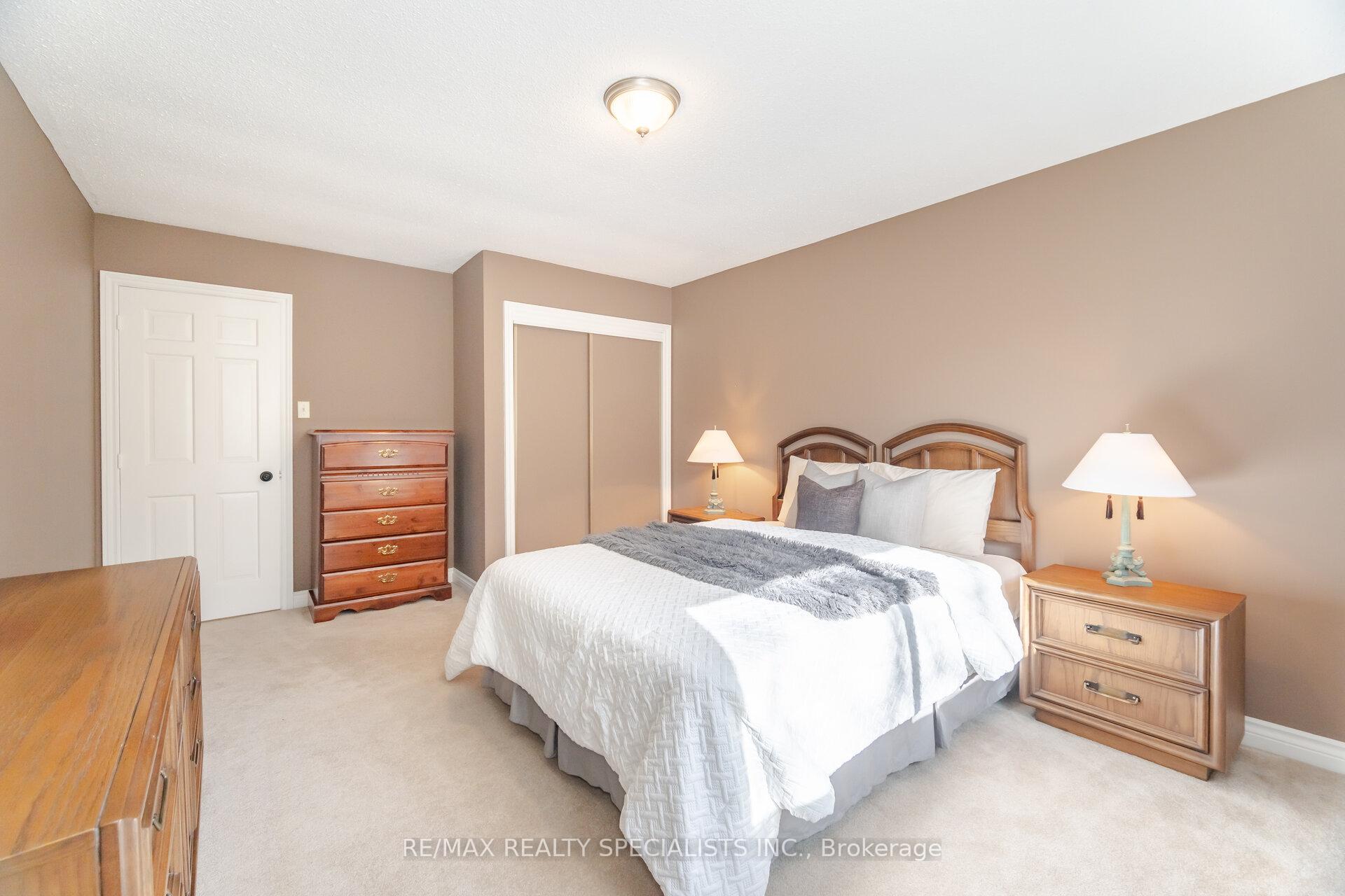 Photo 22 of 69 Palmer Circle, Caledon, Palgrave — HOMEH