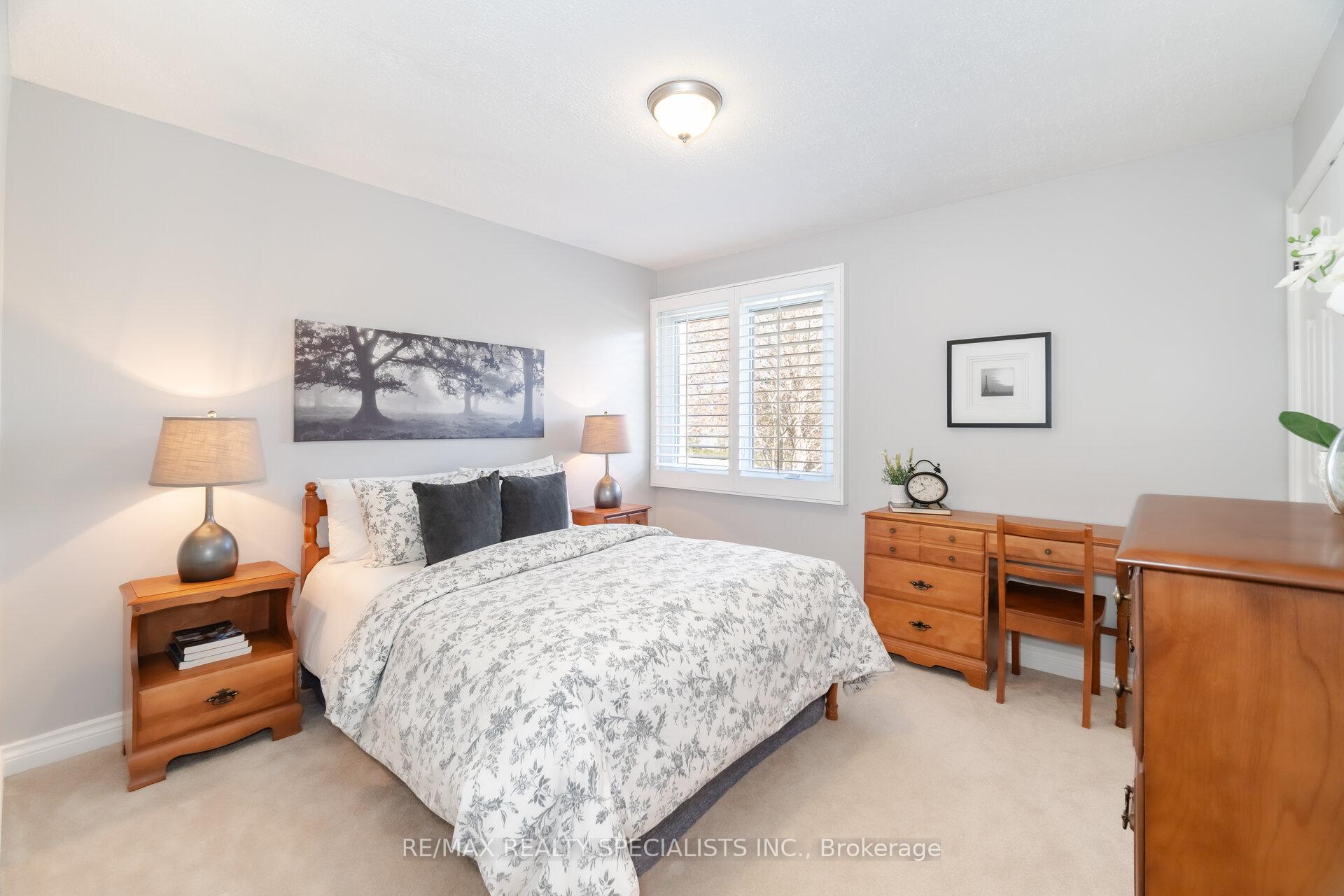 Photo 25 of 69 Palmer Circle, Caledon, Palgrave — HOMEH