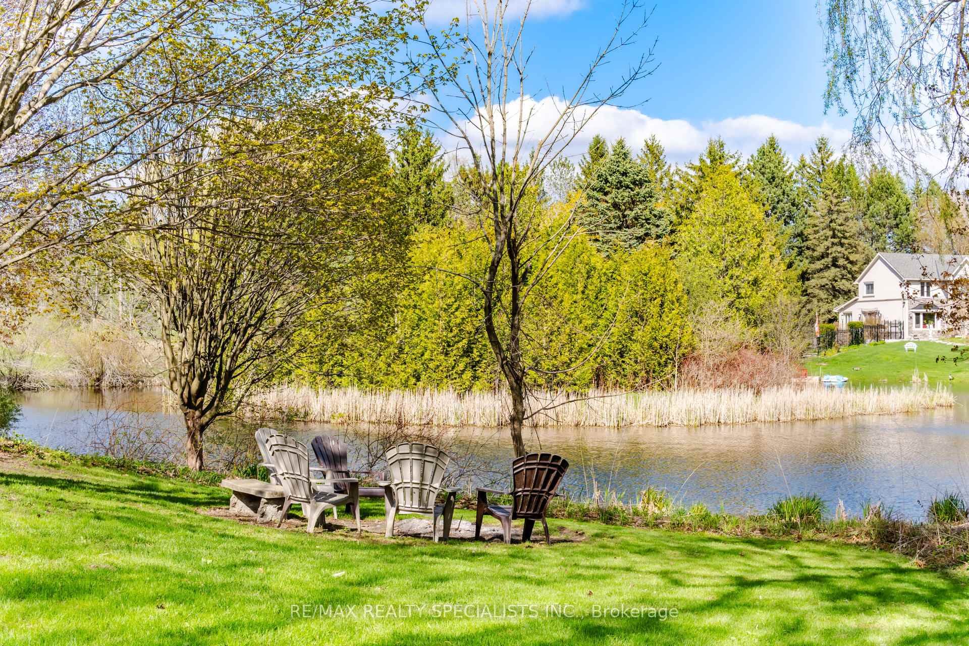Photo 35 of 69 Palmer Circle, Caledon, Palgrave — HOMEH