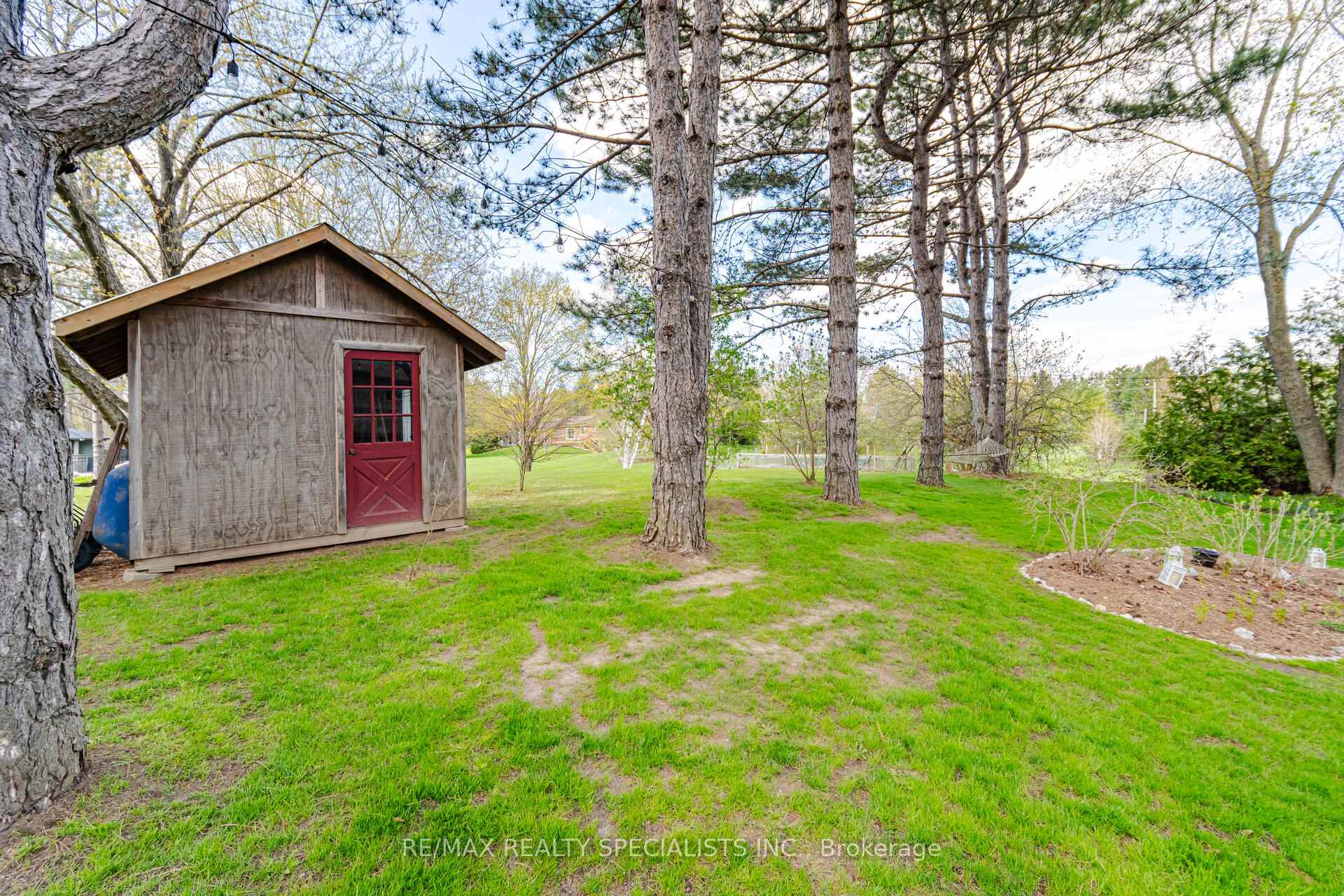 Photo 38 of 69 Palmer Circle, Caledon, Palgrave — HOMEH