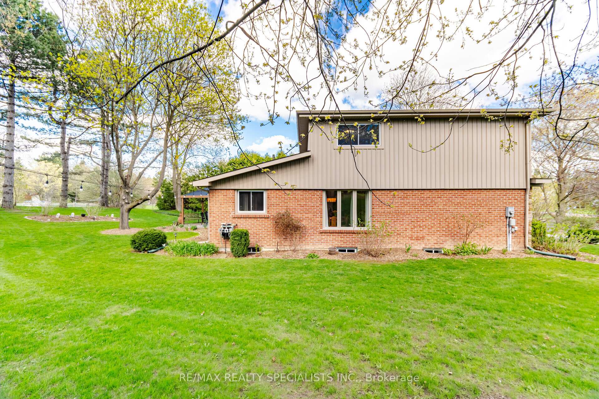 Photo 39 of 69 Palmer Circle, Caledon, Palgrave — HOMEH