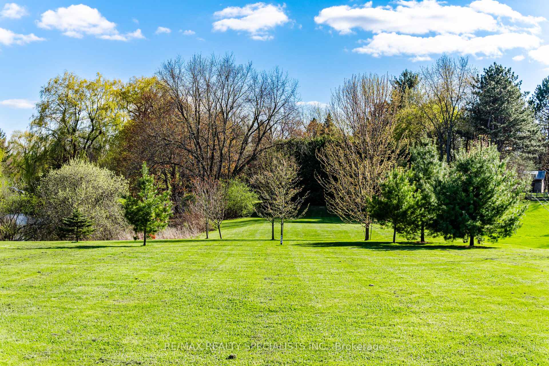 Photo 43 of 69 Palmer Circle, Caledon, Palgrave — HOMEH