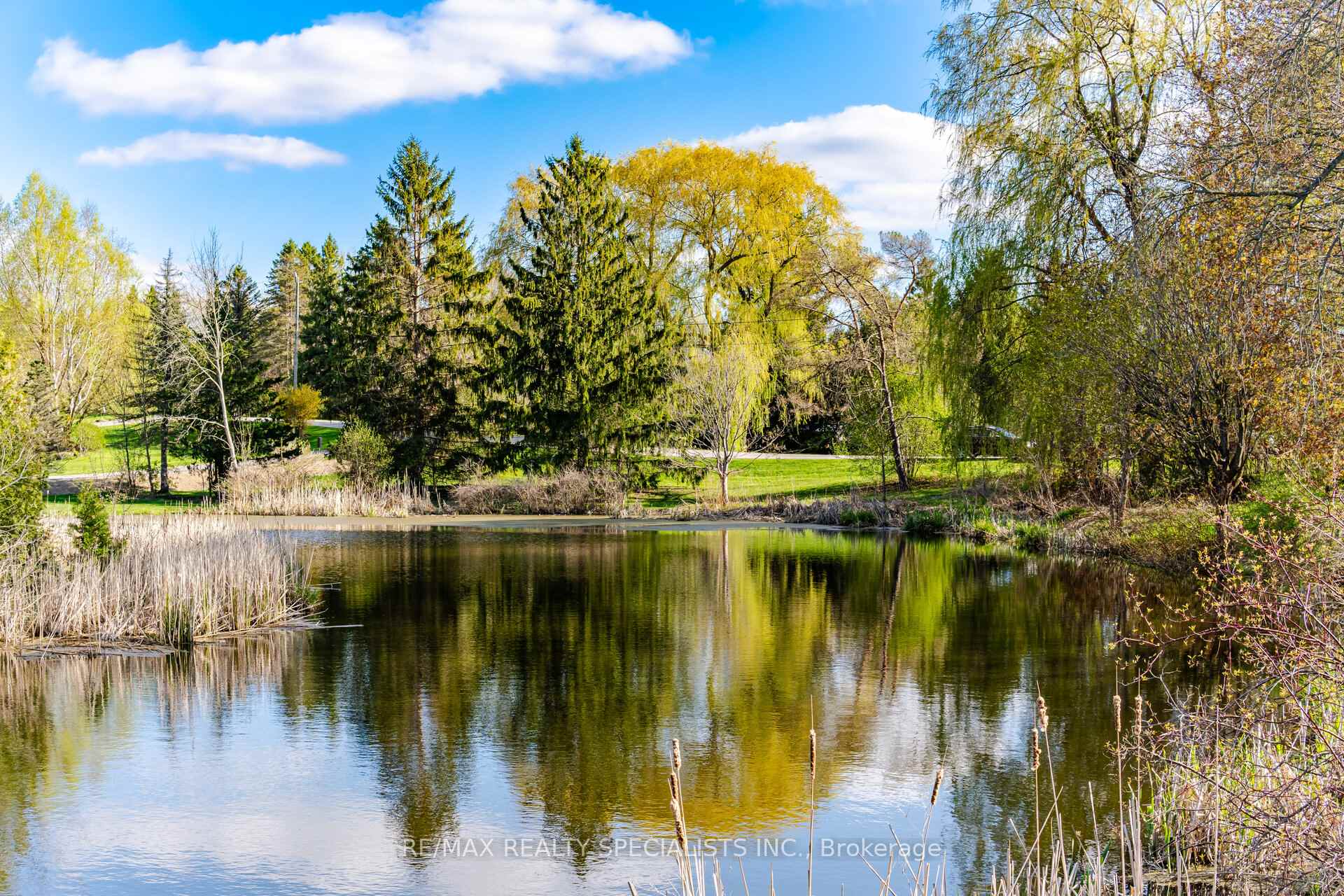 Photo 44 of 69 Palmer Circle, Caledon, Palgrave — HOMEH