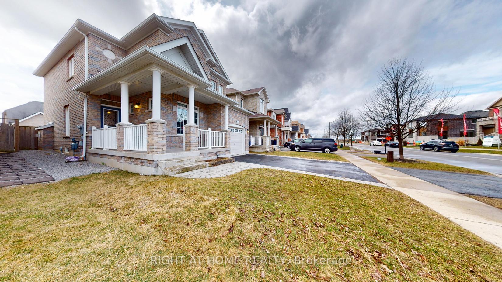 Photo 4 of 99 Grady Drive, Clarington, Newcastle — HOMEH