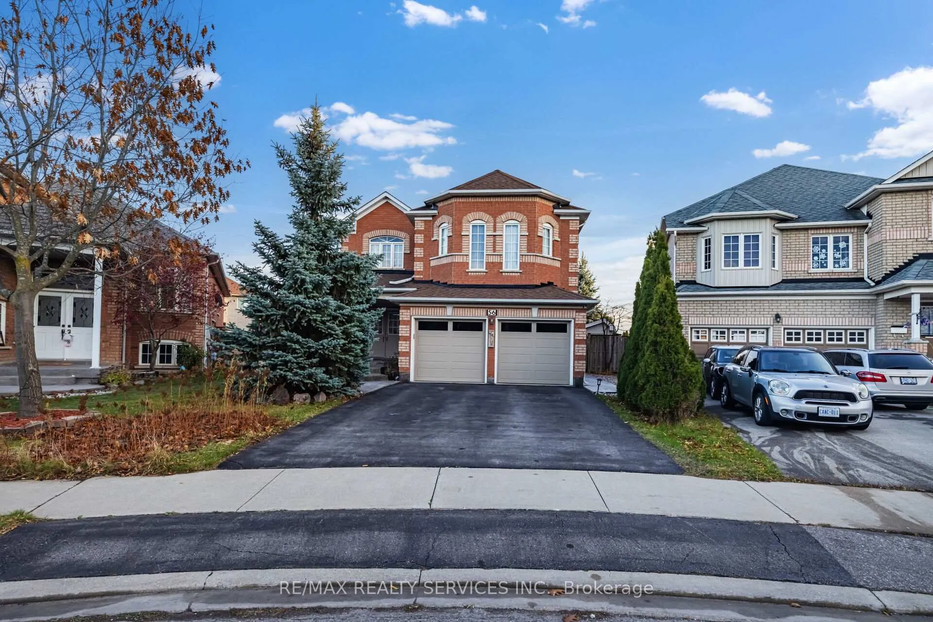 Photo 2 of 56 Pappain Crescent, Brampton, Snelgrove — HOMEH
